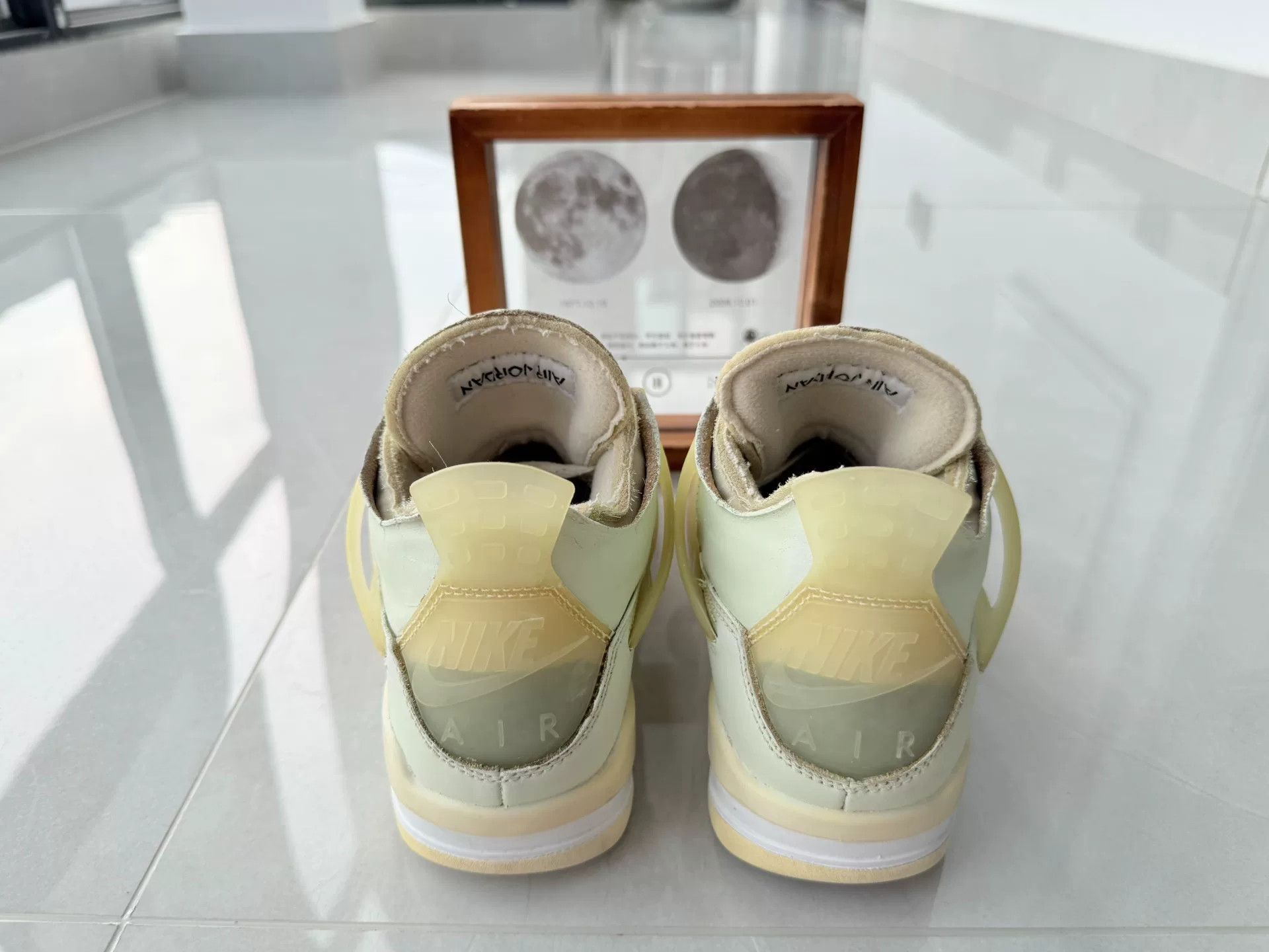Nike Nike AJ4 White Lowtop Sneakers 8 Men Size US 8 / EU 41 - 5 Thumbnail