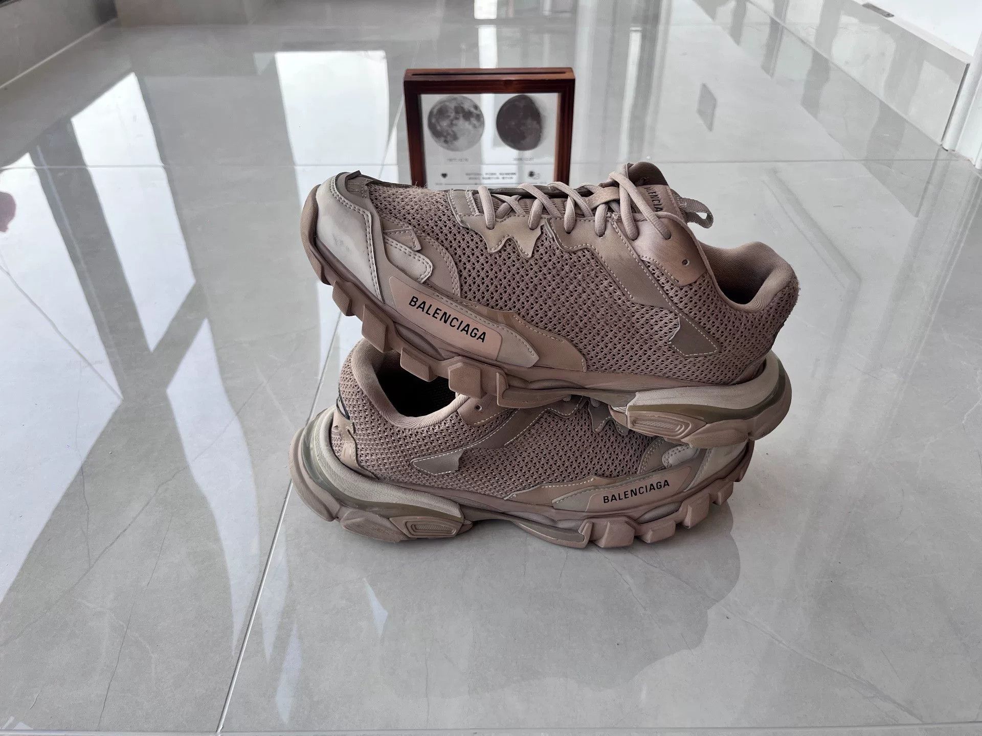 Balenciaga Balenciaga Brown Lowtop Sneakers 11 Men Size US 11 / EU 44 - 3 Thumbnail