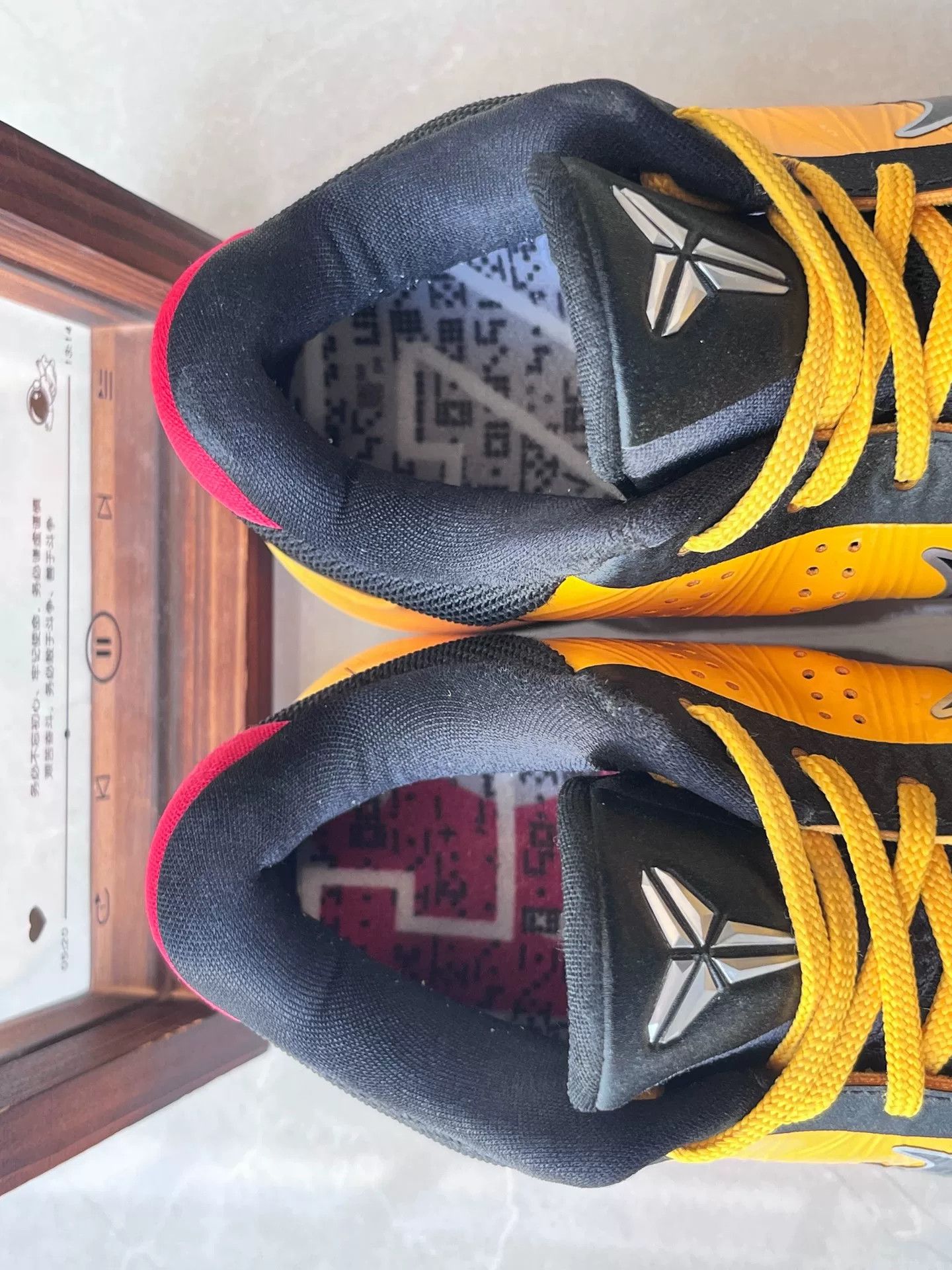Nike Nike KOBE5 Yellow Lowtop Sneakers 9 Men Size US 9 / EU 42 - 9 Thumbnail