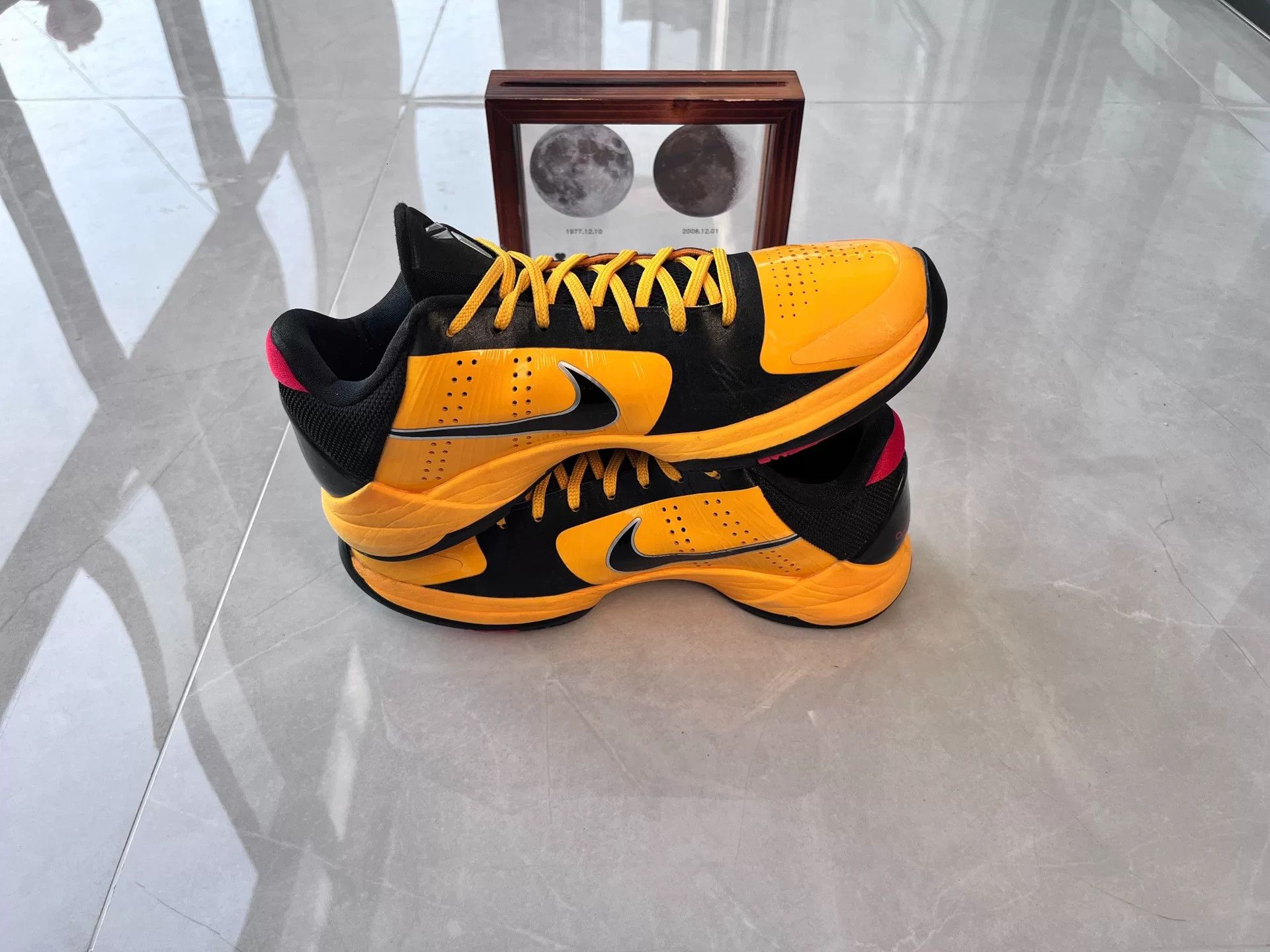 Nike Nike KOBE5 Yellow Lowtop Sneakers 9 Men Size US 9 / EU 42 - 3 Thumbnail