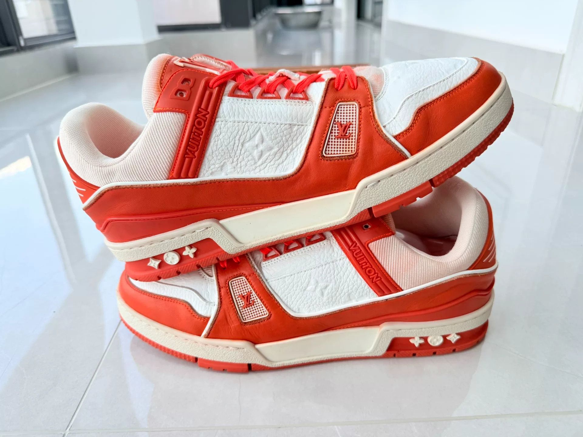 Louis Vuitton Louis Vuitton Training White Lowtop Sneakers 10 Men Size US 10 / EU 43 - 2 Thumbnail
