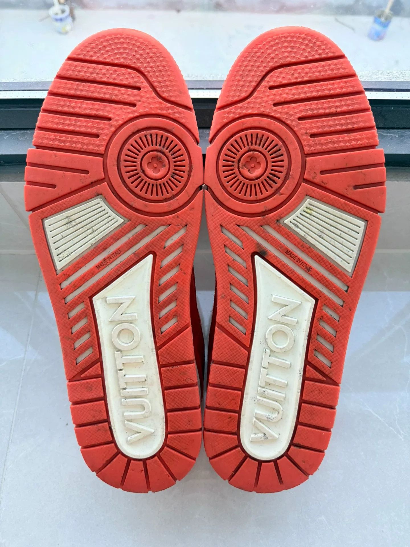 Louis Vuitton Louis Vuitton Training White Lowtop Sneakers 10 Men Size US 10 / EU 43 - 6 Thumbnail