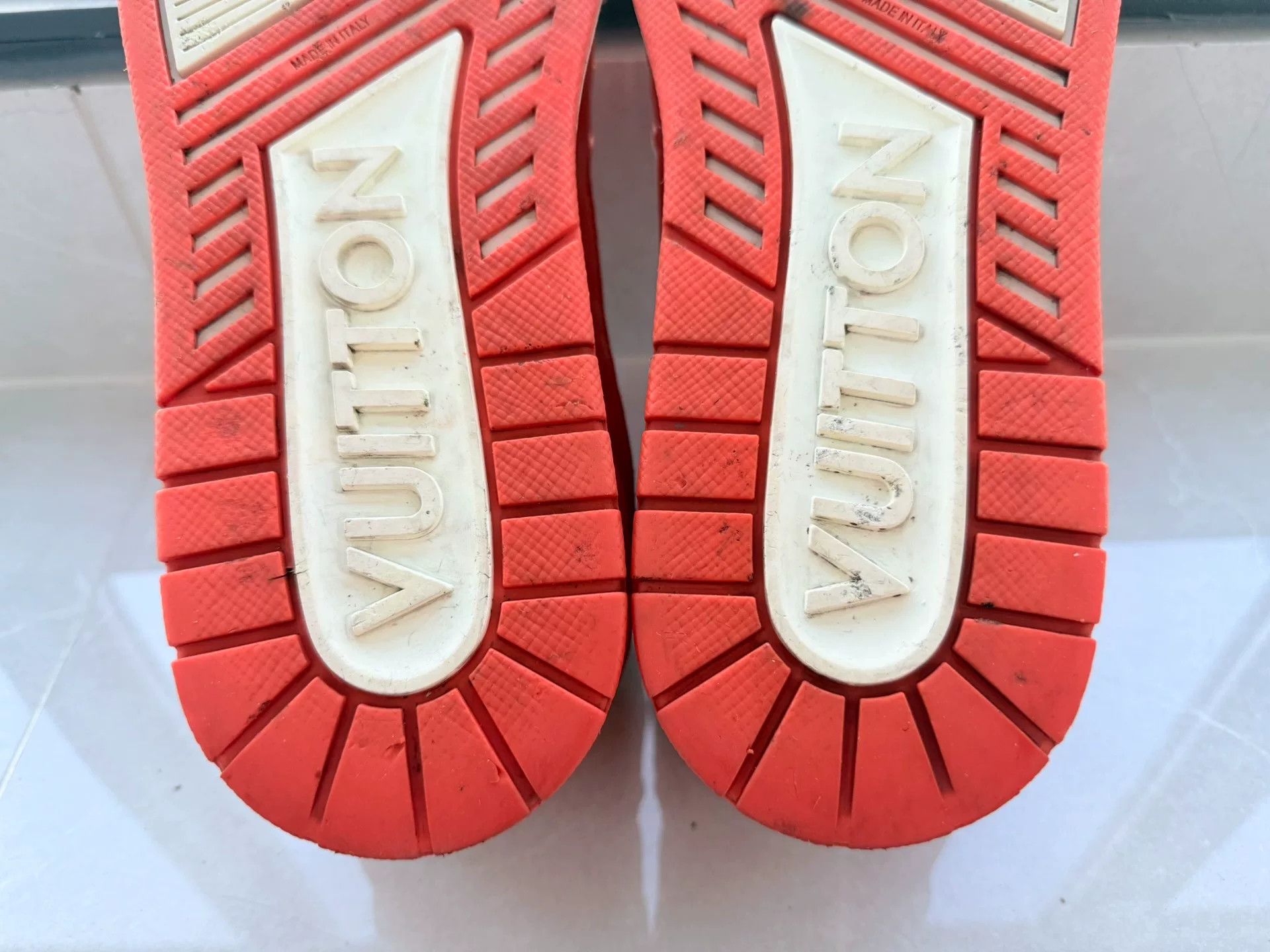 Louis Vuitton Louis Vuitton Training White Lowtop Sneakers 10 Men Size US 10 / EU 43 - 8 Thumbnail
