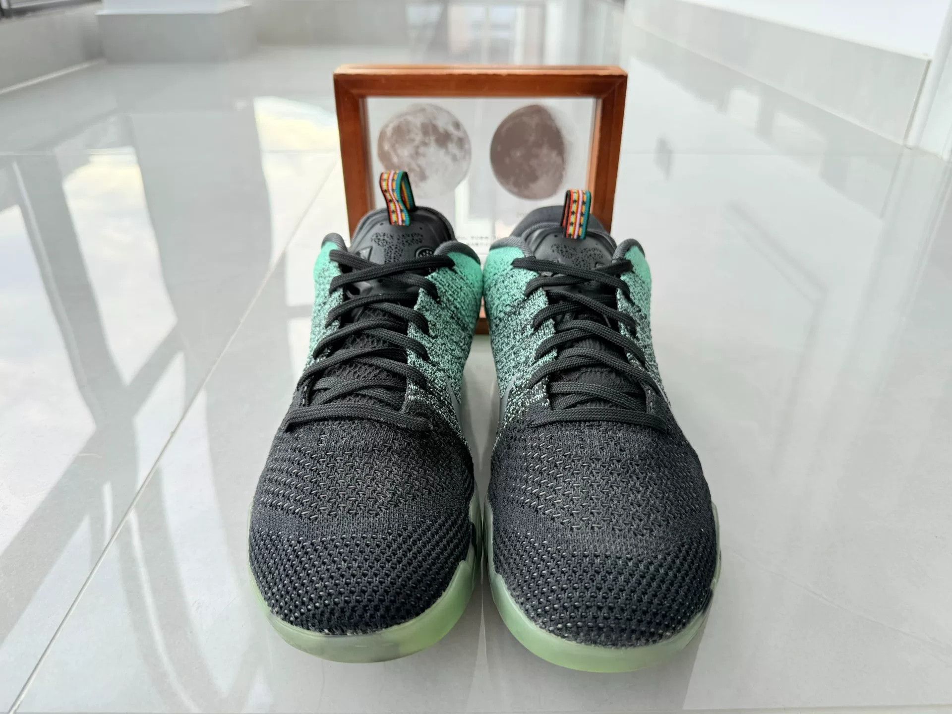 Nike Nike KOBE11 Gradient Multi Lowtop Sneakers 10 Men Size US 10 / EU 43 - 4 Thumbnail