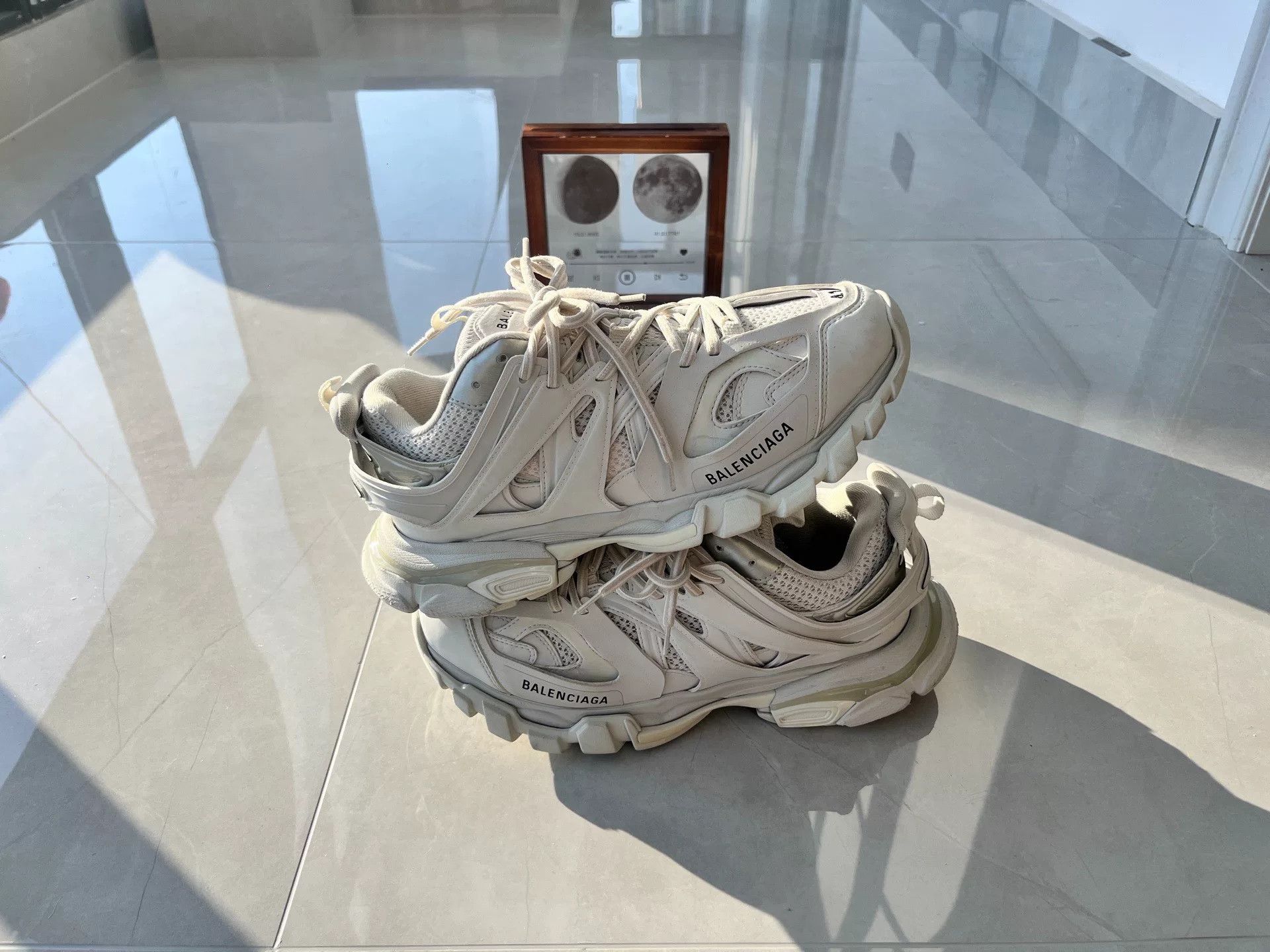 Balenciaga Balenciaga White Lowtop Sneakers 8 Men Size US 8 / EU 41 - 2 Thumbnail