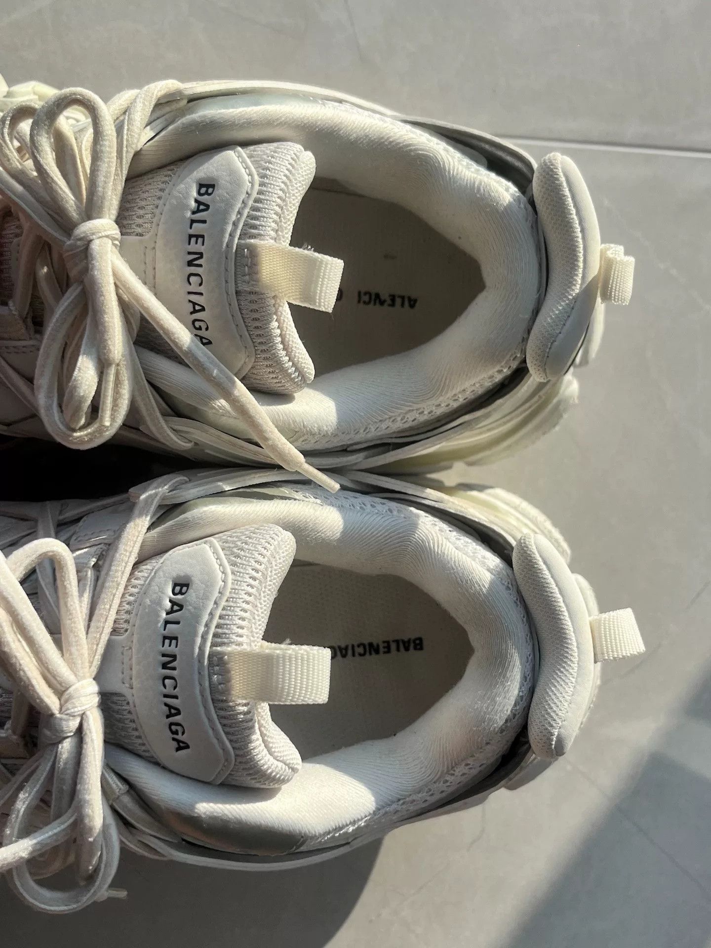 Balenciaga Balenciaga White Lowtop Sneakers 8 Men Size US 8 / EU 41 - 9 Thumbnail