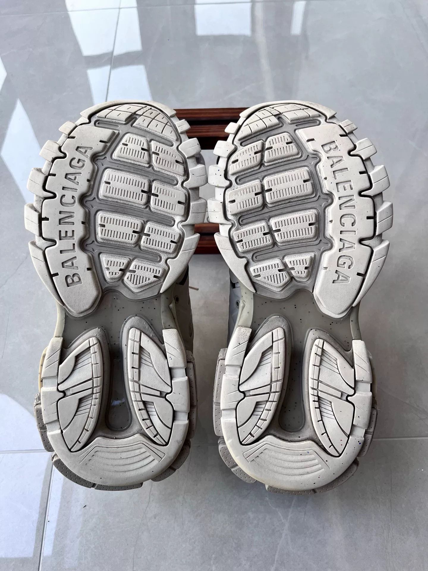 Balenciaga Balenciaga Multi Lowtop Sneakers 9 Men Size US 9 / EU 42 - 6 Thumbnail