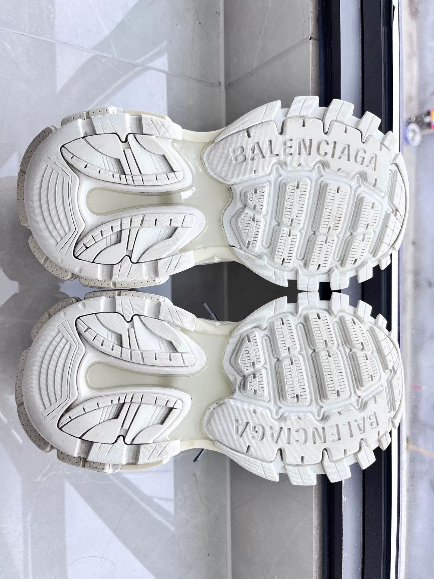 Balenciaga Balenciaga Black Lowtop Sneakers it_35 Women Size US 5 / IT 35 - 6 Thumbnail