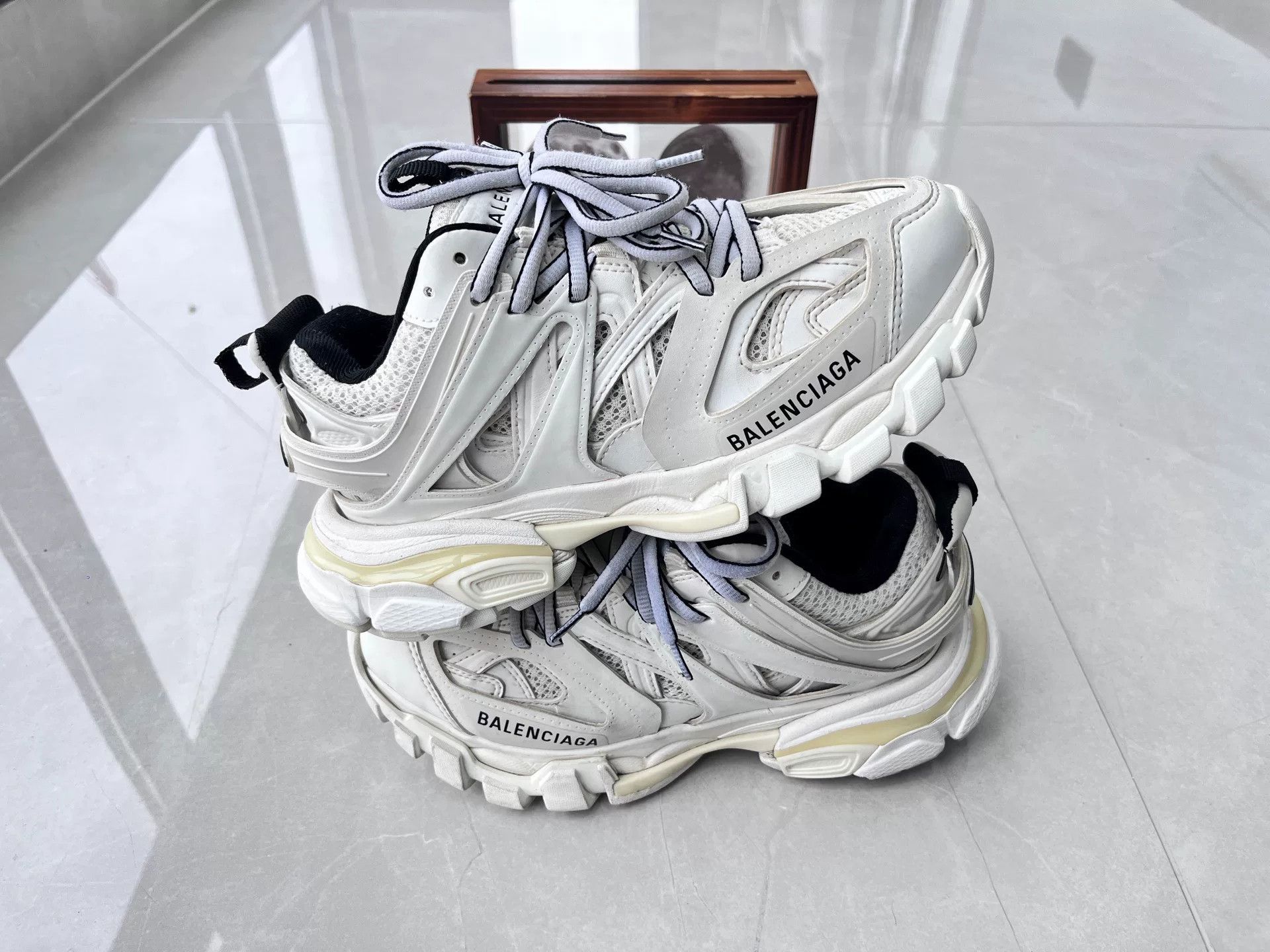 Balenciaga Balenciaga Black Lowtop Sneakers it_35 Women Size US 5 / IT 35 - 2 Thumbnail