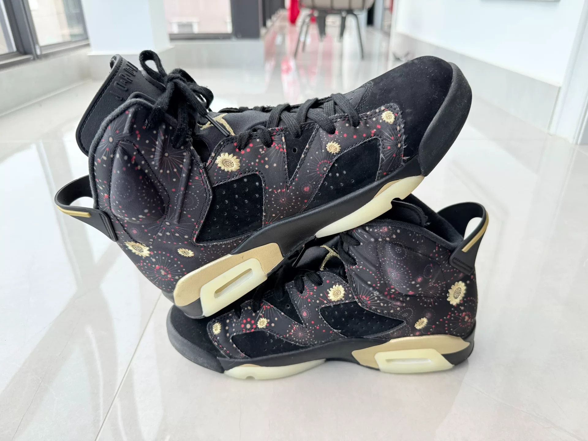 Nike Nike AJ6 Lowtop Sneakers 10 Men Size US 10 / EU 43 - 3 Thumbnail