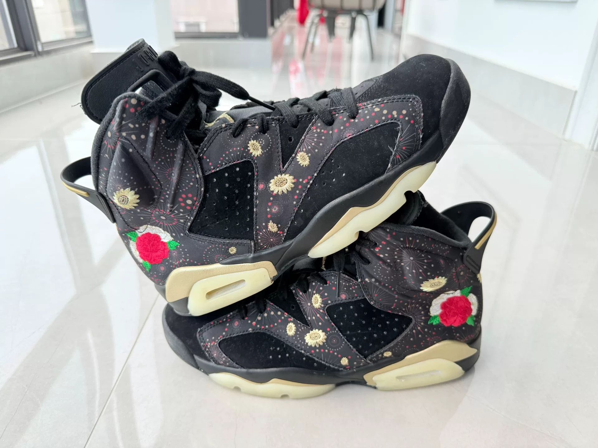 Nike Nike AJ6 Lowtop Sneakers 10 Men Size US 10 / EU 43 - 2 Thumbnail