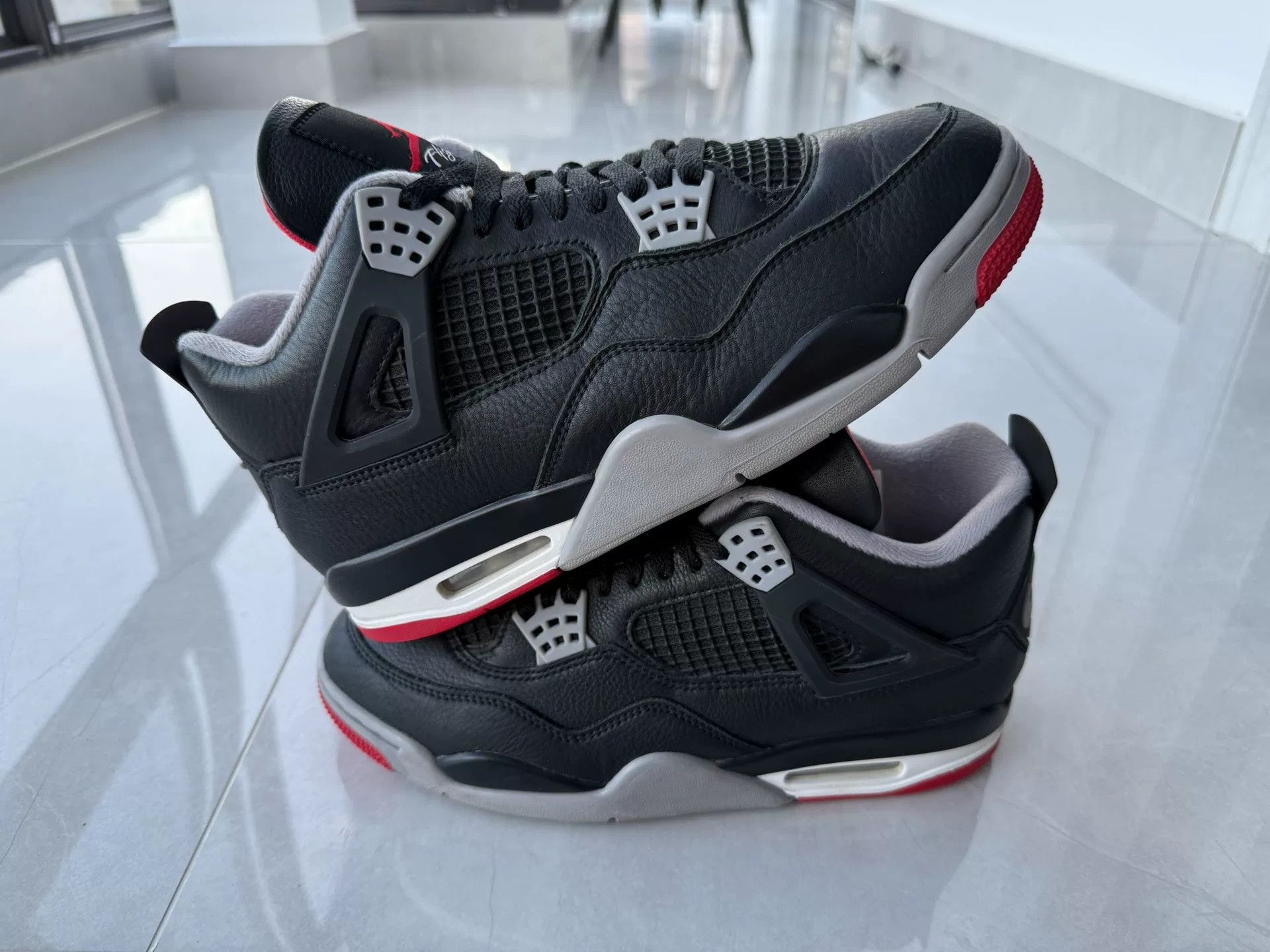 Nike Nike AJ4 Black Lowtop Sneakers 9 Men Size US 9 / EU 42 - 2 Thumbnail
