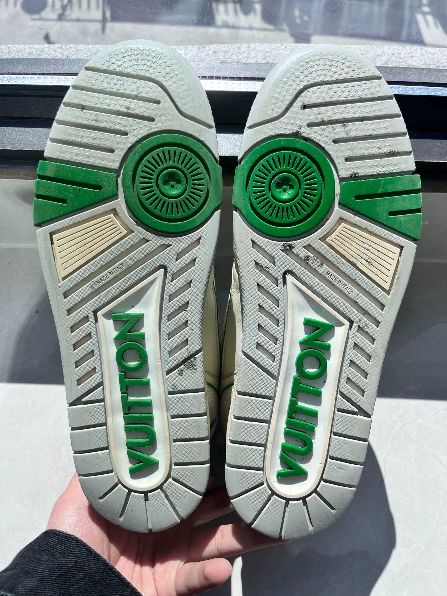 Louis Vuitton Louis Vuitton Training Green Lowtop Sneakers 9 Men Size US 9 / EU 42 - 6 Thumbnail