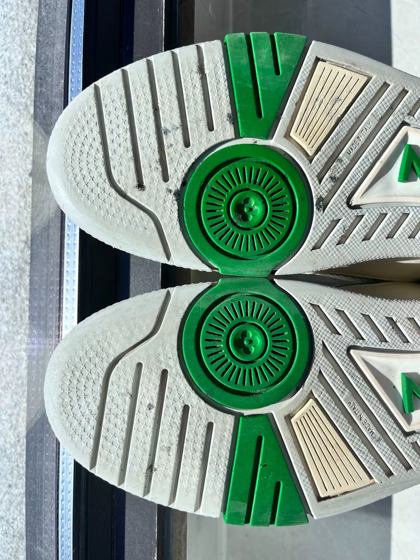 Louis Vuitton Louis Vuitton Training Green Lowtop Sneakers 9 Men Size US 9 / EU 42 - 8 Thumbnail