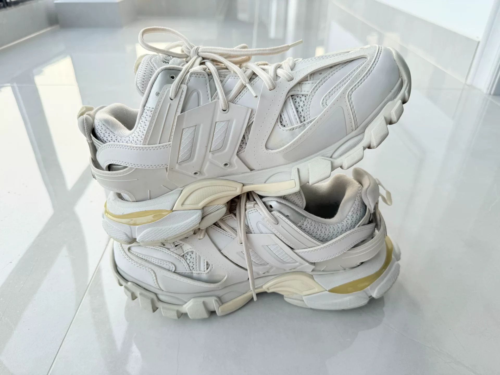 Balenciaga Balenciaga White Lowtop Sneakers 8 Men Size US 8 / EU 41 - 3 Thumbnail