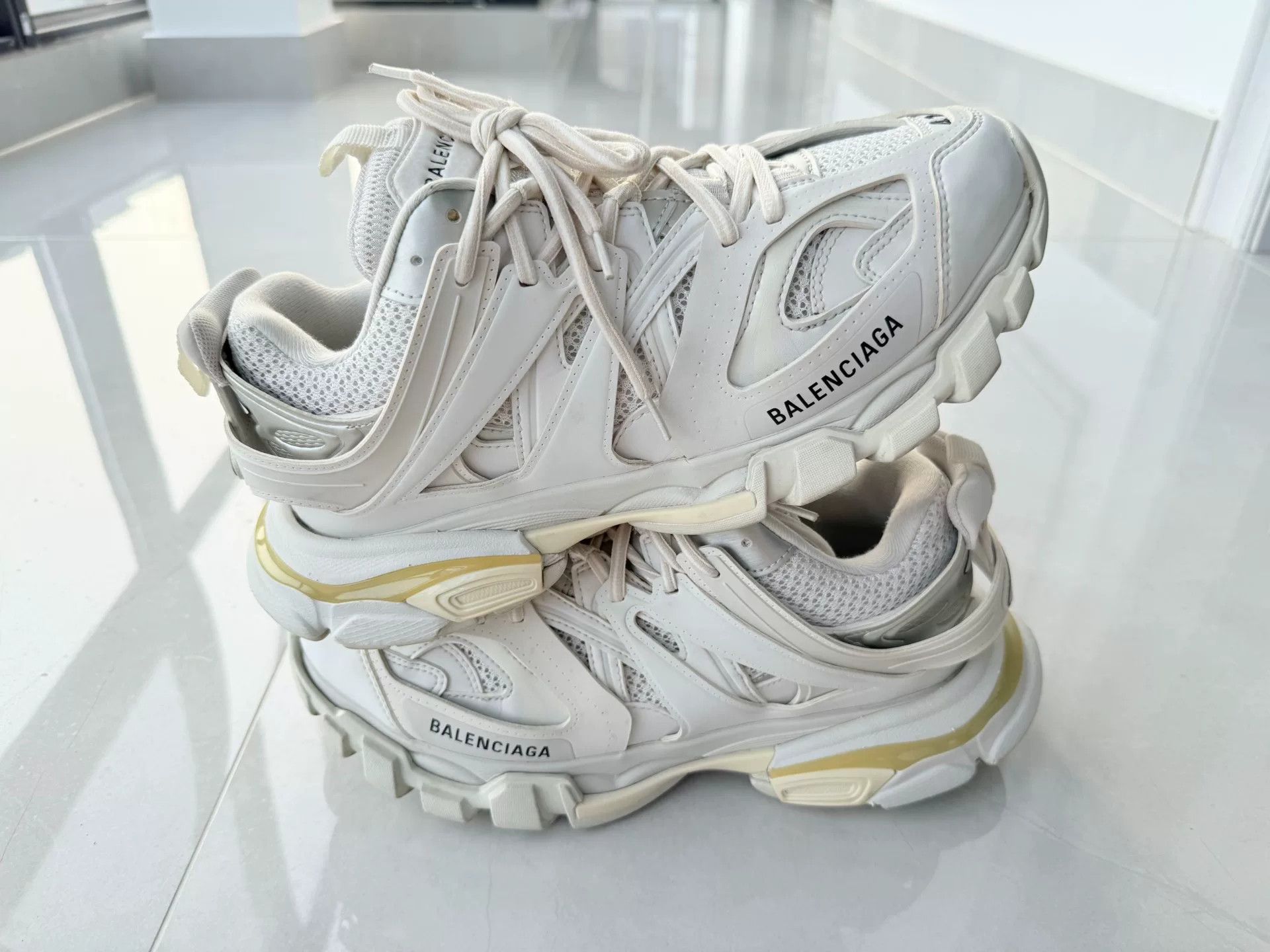 Balenciaga Balenciaga White Lowtop Sneakers 8 Men Size US 8 / EU 41 - 2 Thumbnail