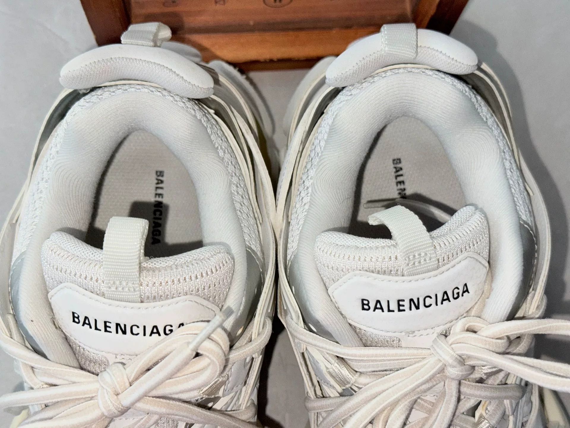Balenciaga Balenciaga White Lowtop Sneakers 8 Men Size US 8 / EU 41 - 6 Thumbnail