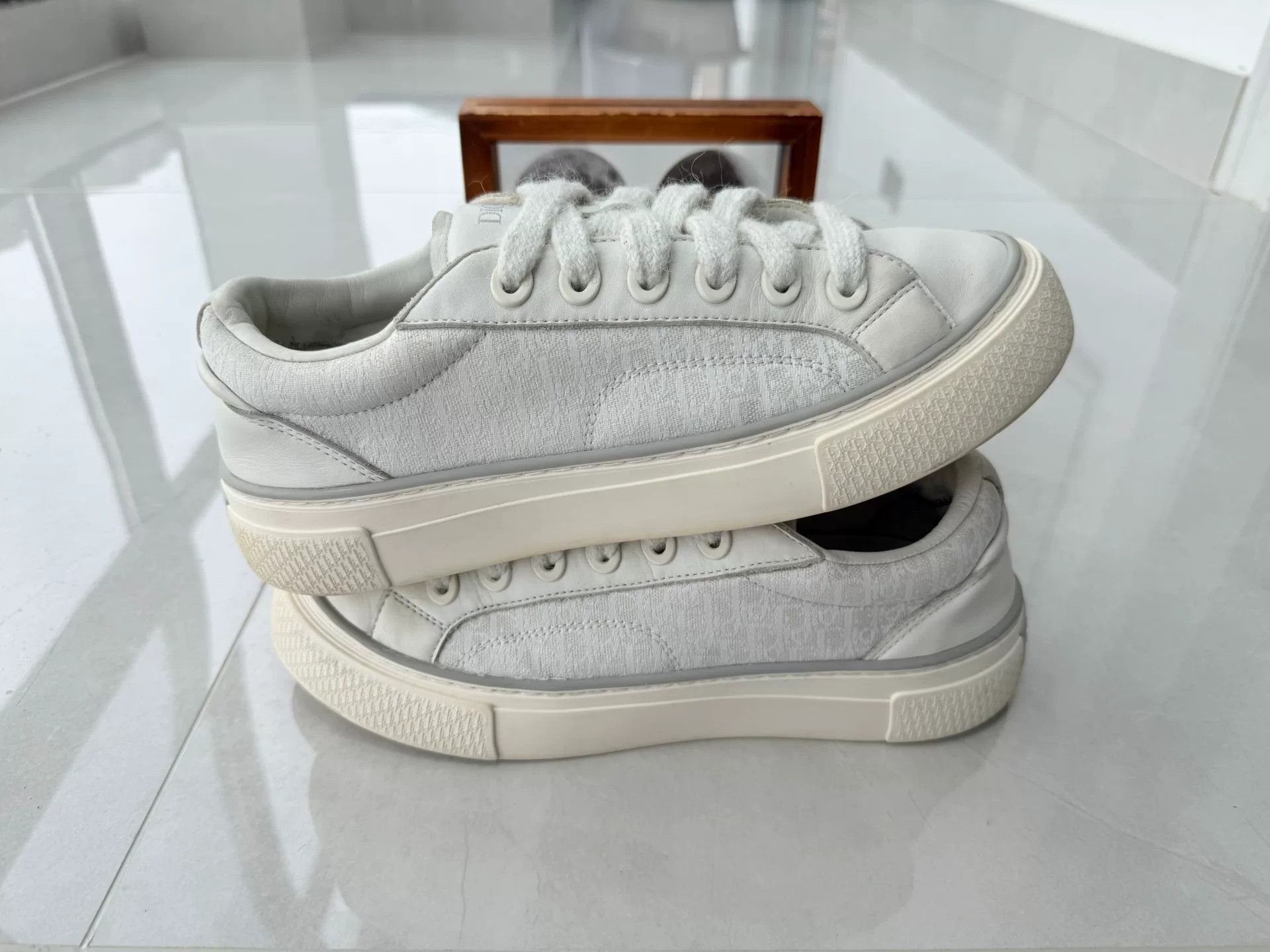 Dior Dior White Lowtop Sneakers 8 Men Size US 8 / EU 41 - 2 Thumbnail