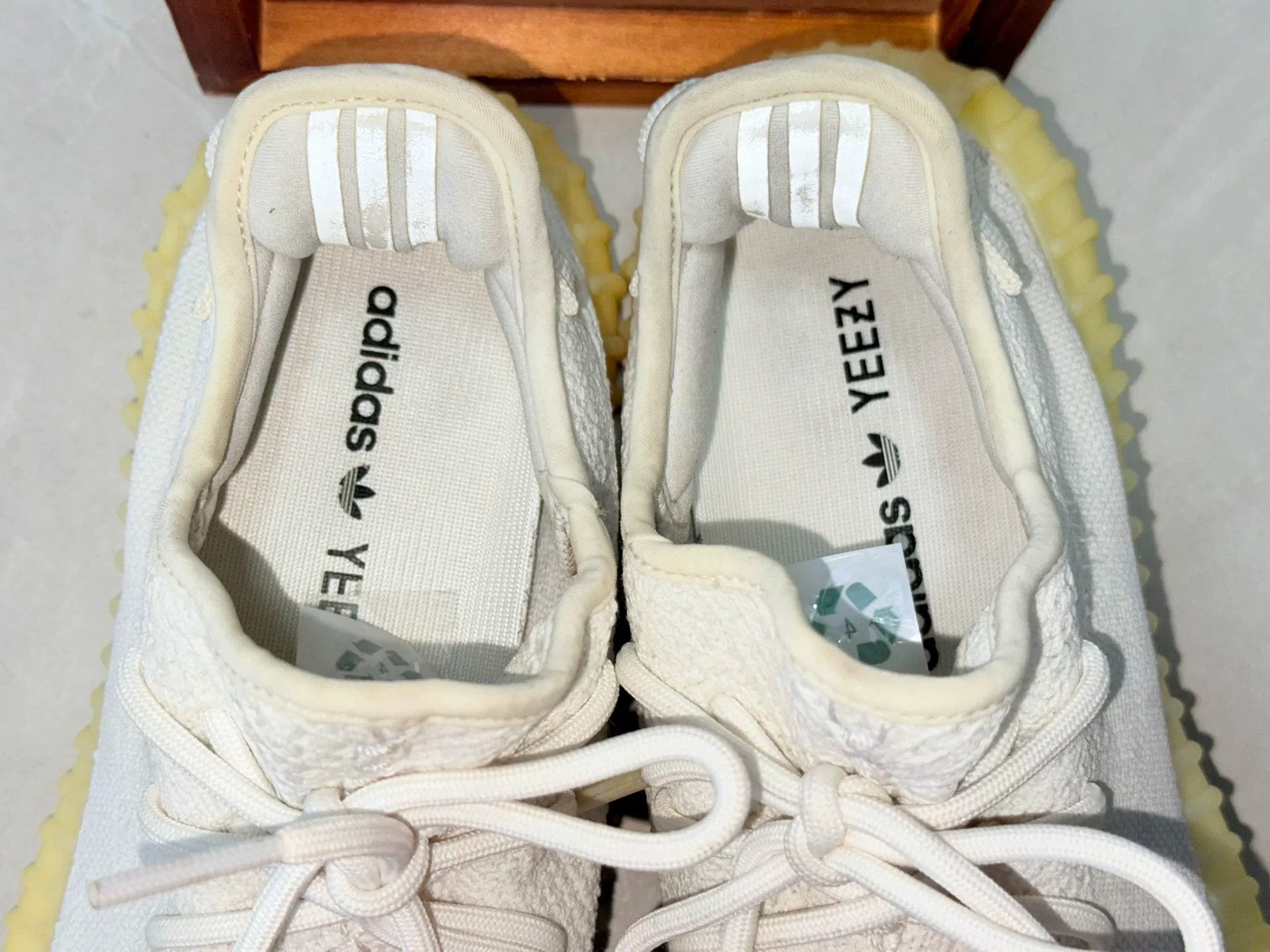Adidas Adidas YEEZY350 White Lowtop Sneakers 9 Men Size US 9 / EU 42 - 9 Thumbnail