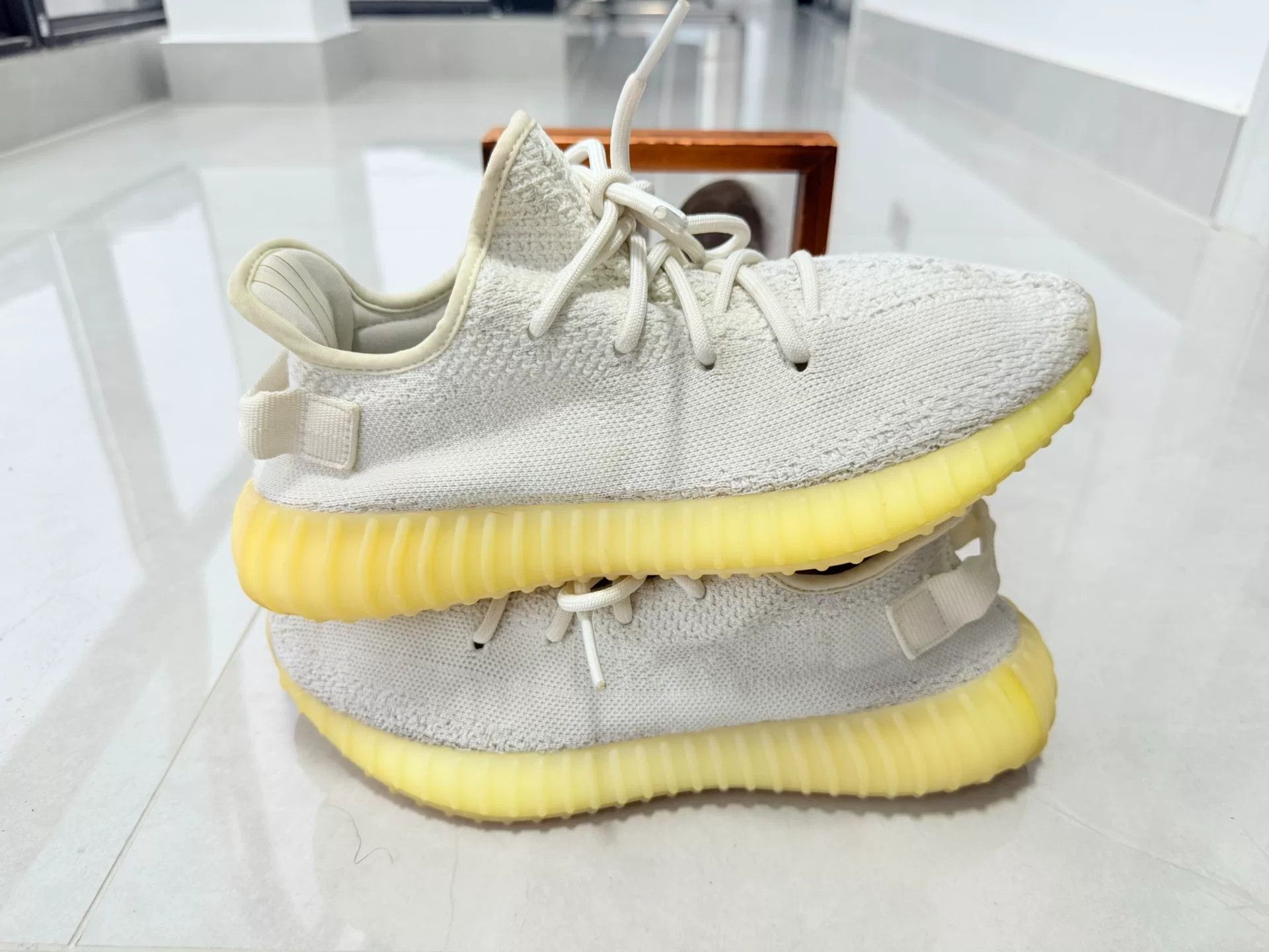 Adidas Adidas YEEZY350 White Lowtop Sneakers 9 Men Size US 9 / EU 42 - 2 Thumbnail