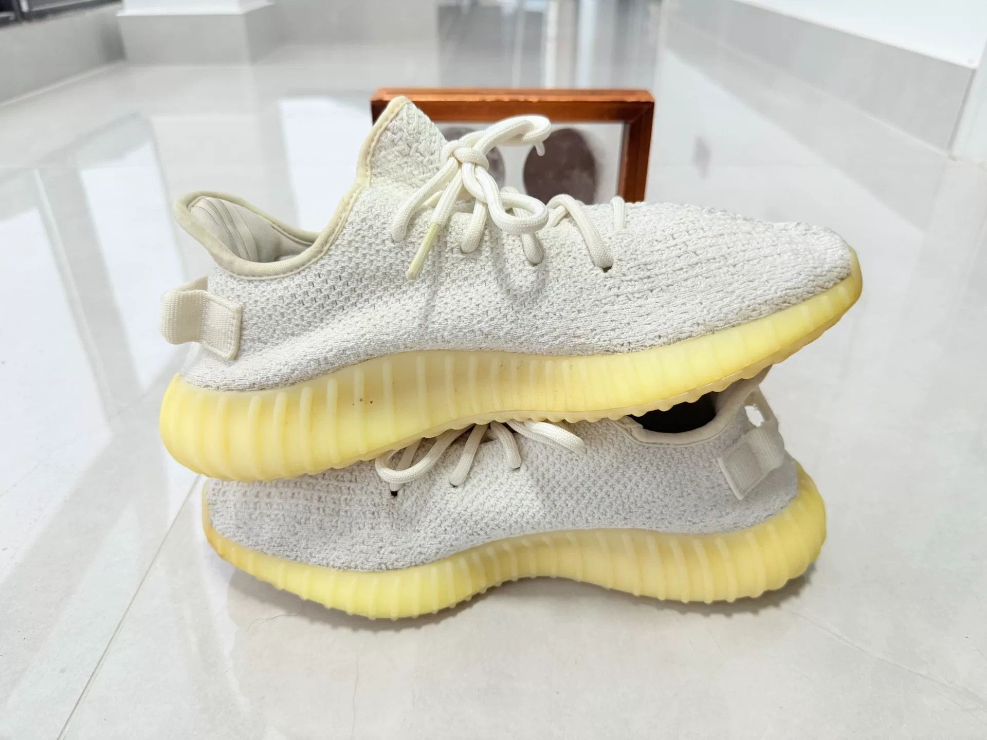 Adidas Adidas YEEZY350 White Lowtop Sneakers 9 Men Size US 9 / EU 42 - 3 Thumbnail