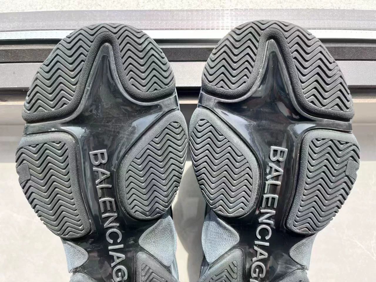 Balenciaga Balenciaga Black Lowtop Sneakers 10 Men Size US 10 / EU 43 - 7 Thumbnail