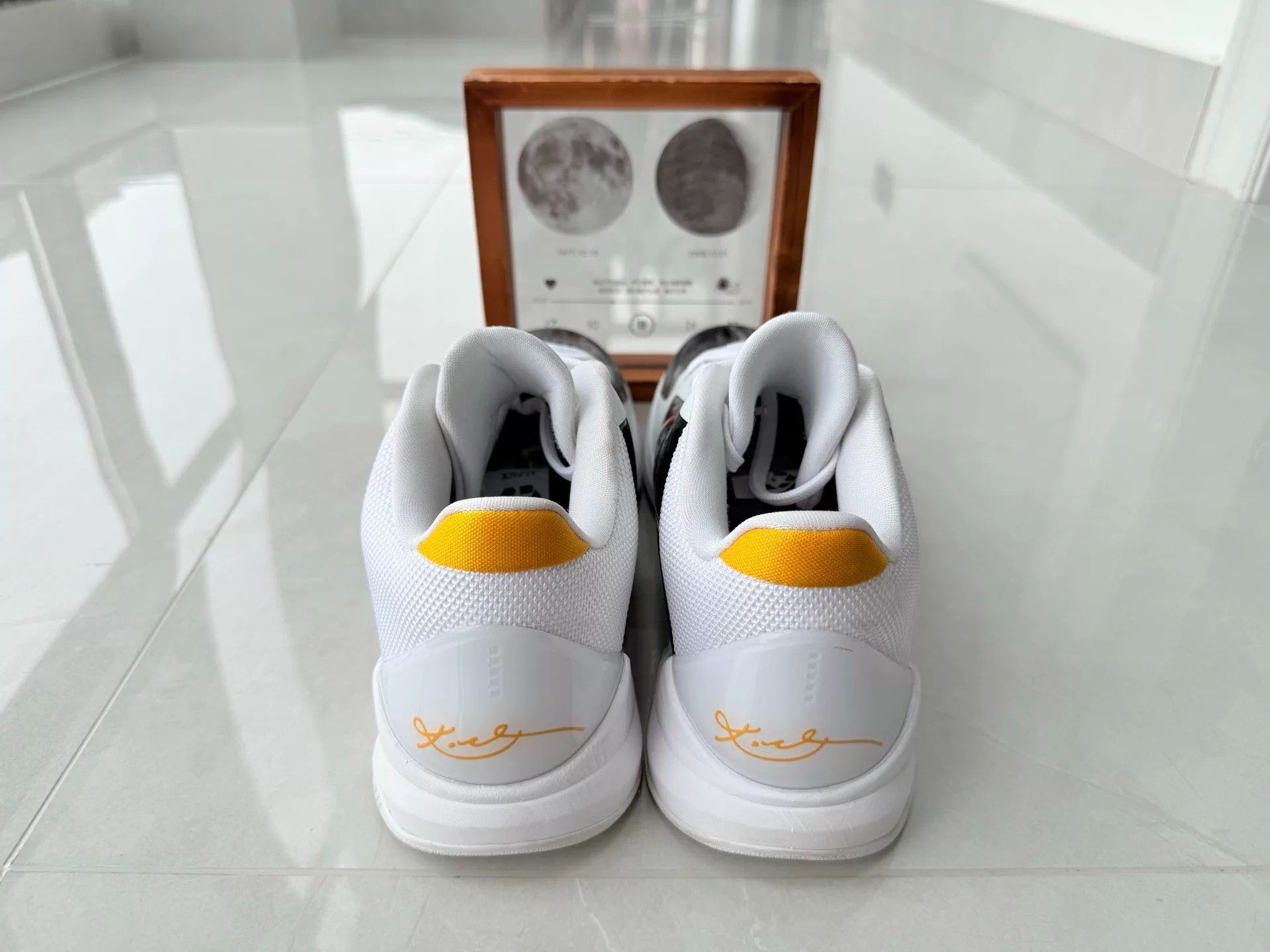 Nike Nike KOBE5 White Lowtop Sneakers 11 Men Size US 11 / EU 44 - 5 Thumbnail