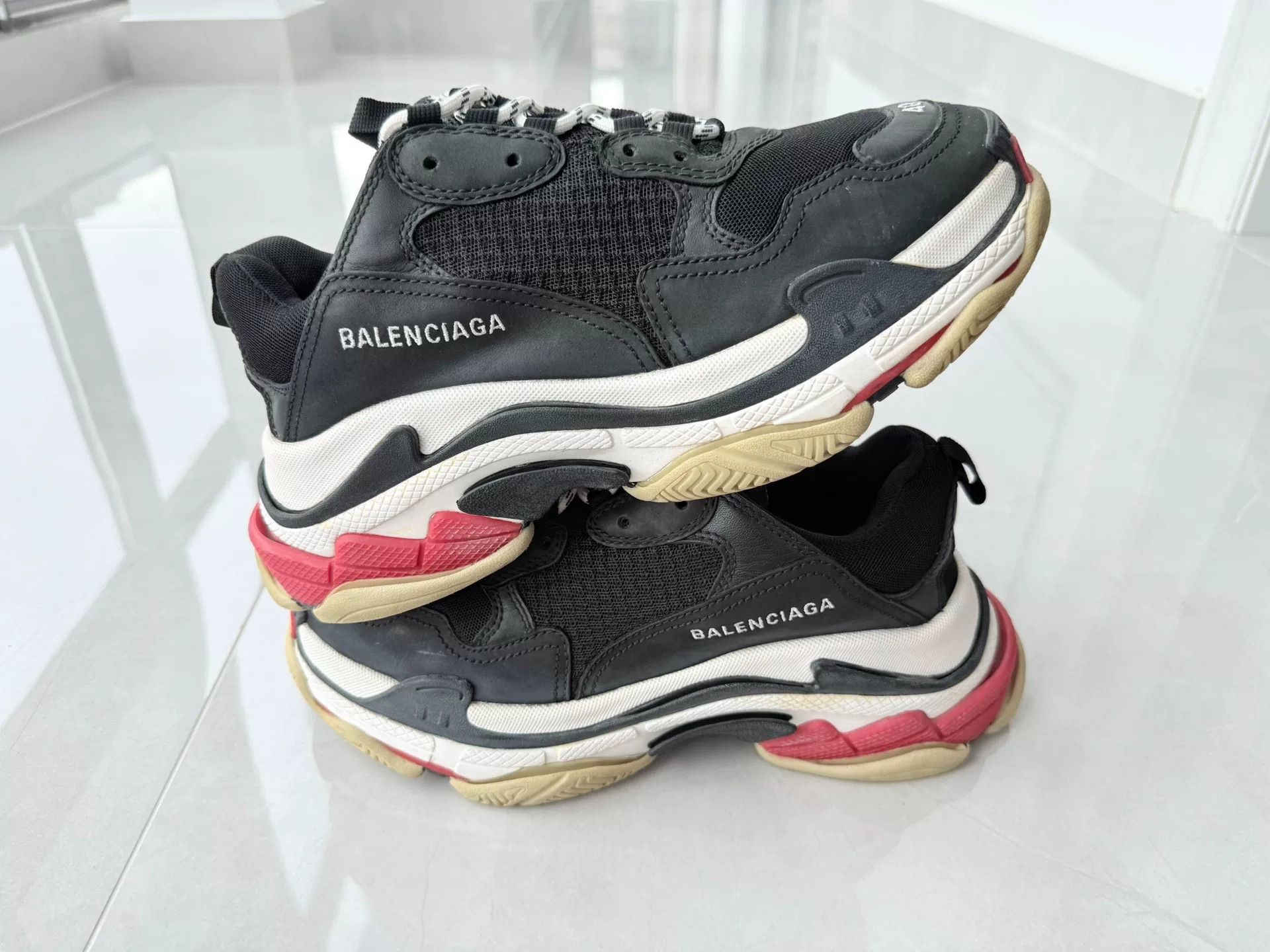 Balenciaga Balenciaga Black Lowtop Sneakers 7 Men Size US 7 / EU 40 - 2 Thumbnail