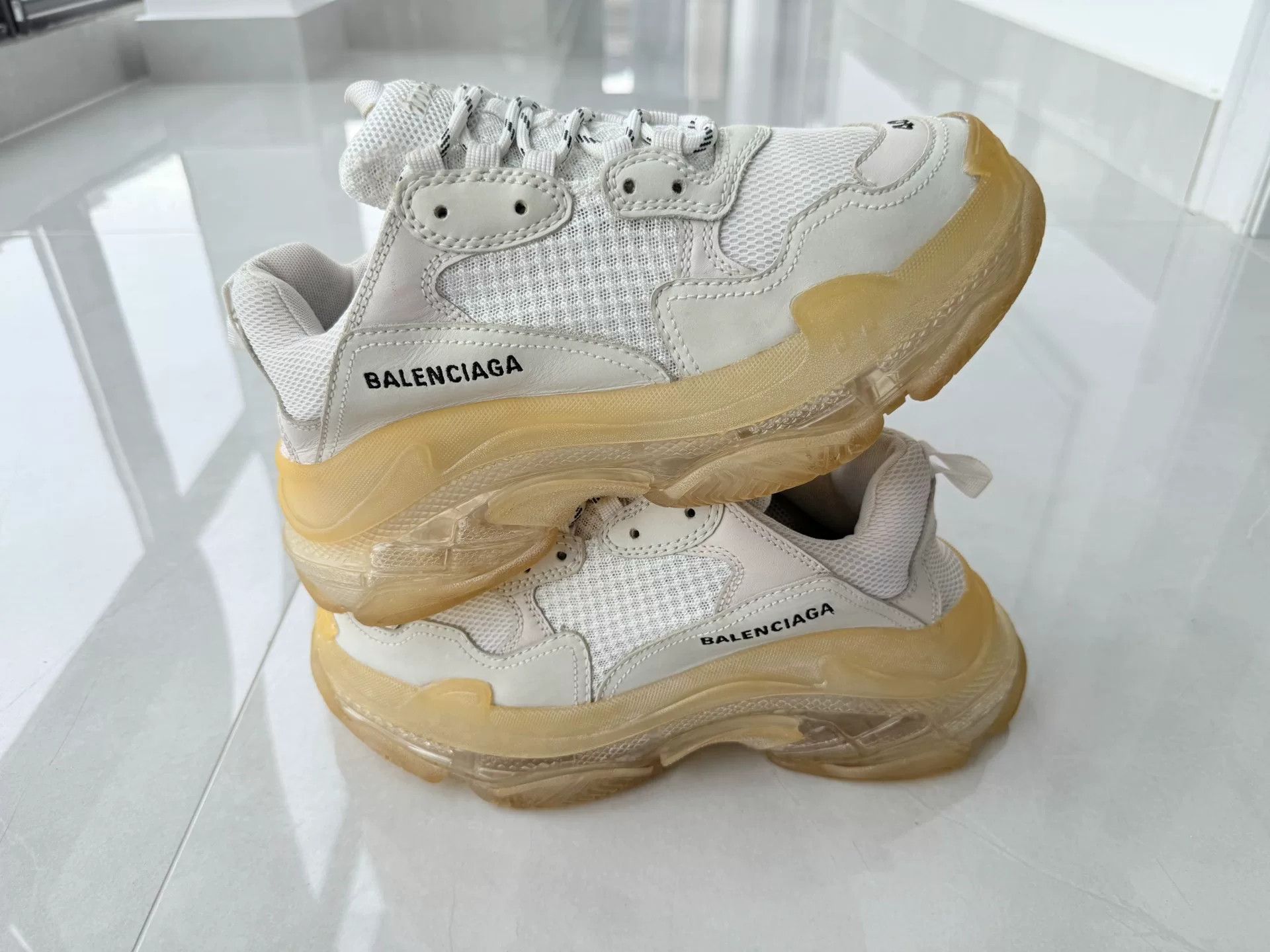 Balenciaga Balenciaga White Lowtop Sneakers it_40 Women Size US 10 / IT 40 - 2 Thumbnail