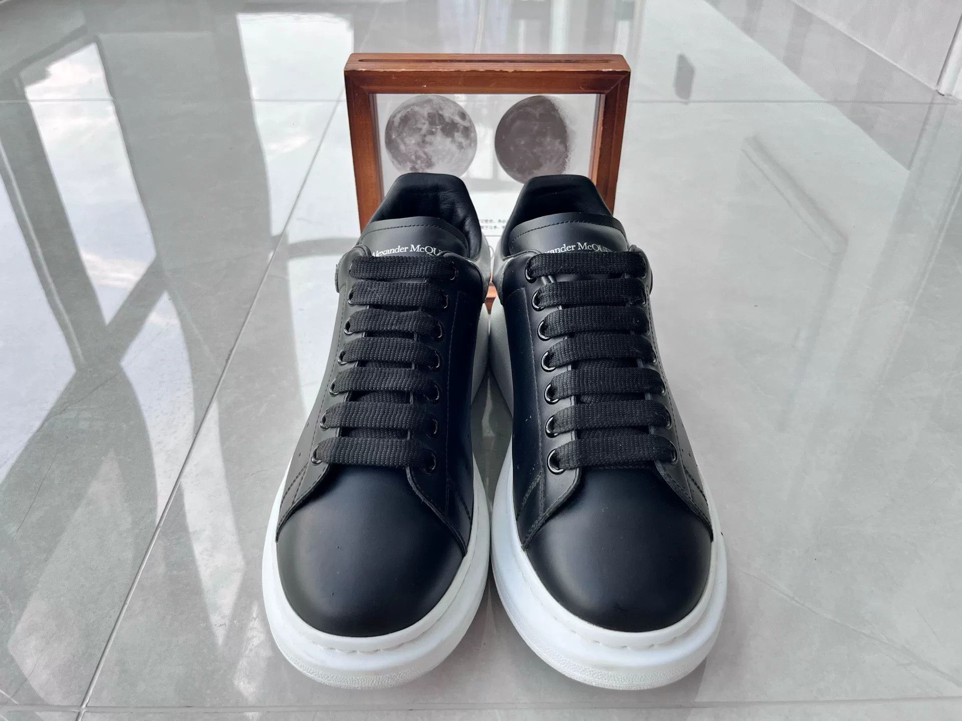 Alexander McQueen Alexander McQueen Black Lowtop Sneakers 9 Men Size US 9 / EU 42 - 4 Thumbnail