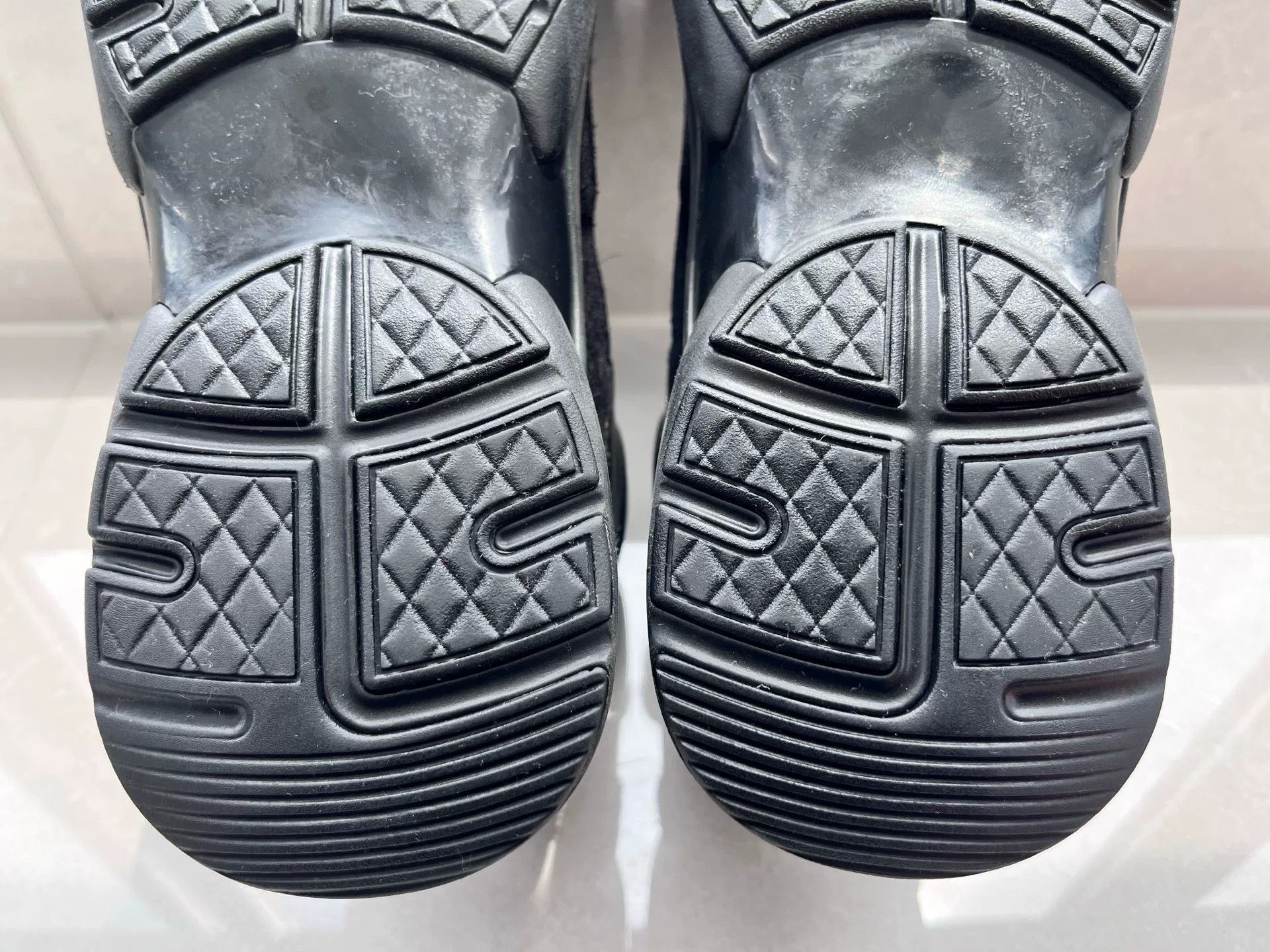 Chanel Chanel Casual Black Lowtop Sneakers it_37 Women Size US 7 / IT 37 - 8 Thumbnail