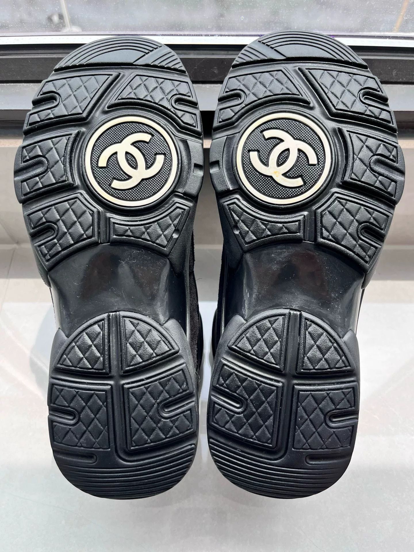Chanel Chanel Casual Black Lowtop Sneakers it_37 Women Size US 7 / IT 37 - 6 Thumbnail