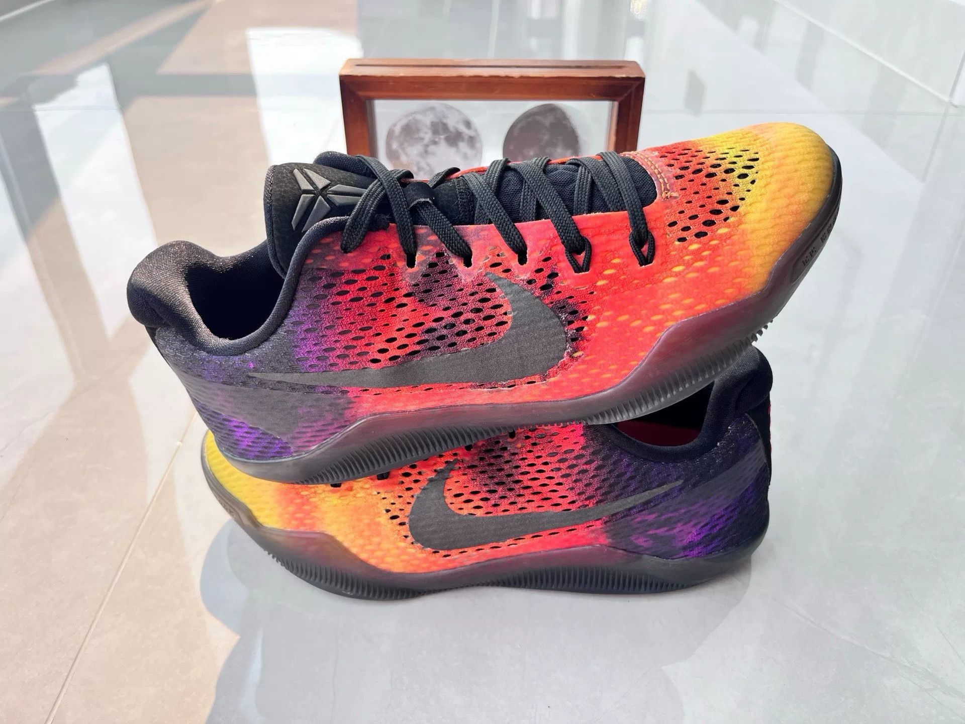 Nike Nike KOBE11 Yellow Lowtop Sneakers 9 Men Size US 9 / EU 42 - 2 Thumbnail