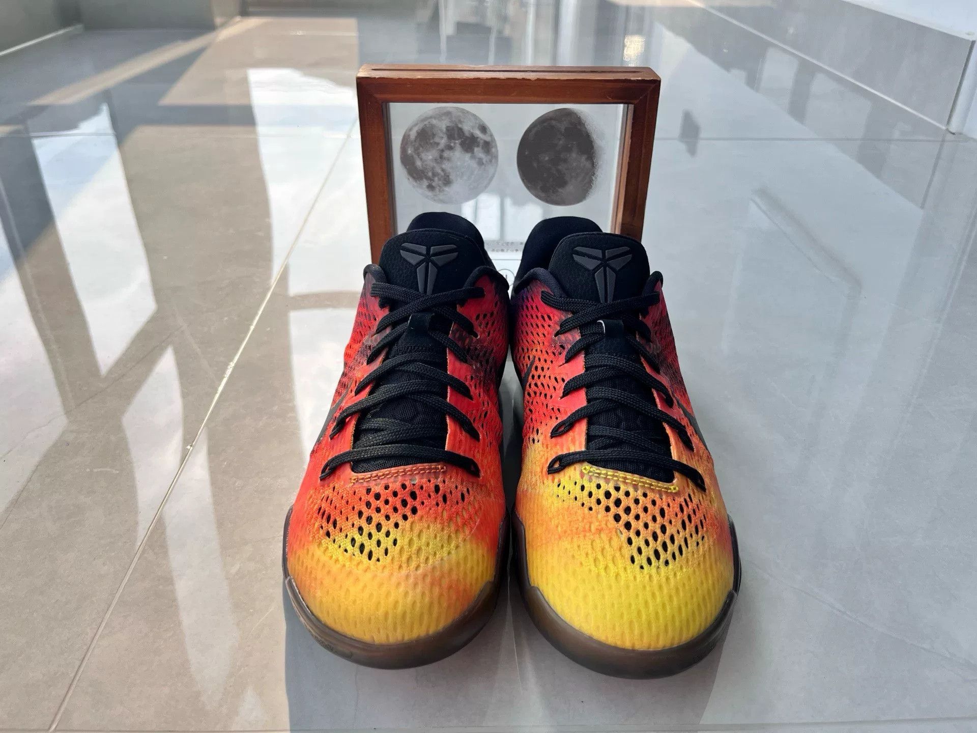 Nike Nike KOBE11 Yellow Lowtop Sneakers 9 Men Size US 9 / EU 42 - 4 Thumbnail