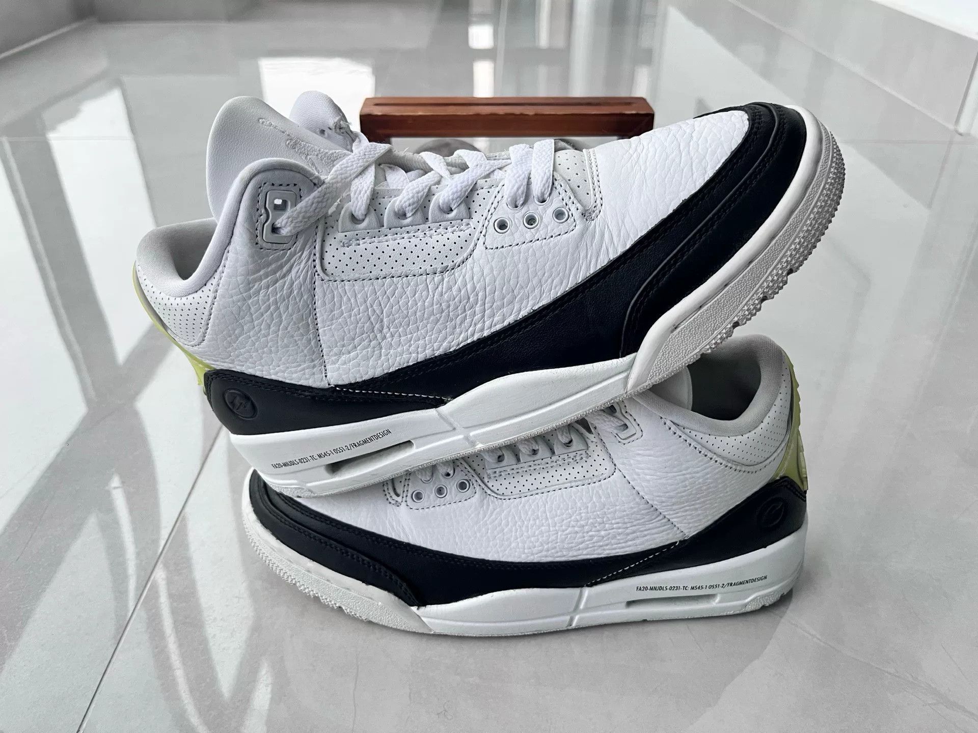Nike Nike AJ3 Lowtop Sneakers 8 Men Size US 8 / EU 41 - 2 Thumbnail