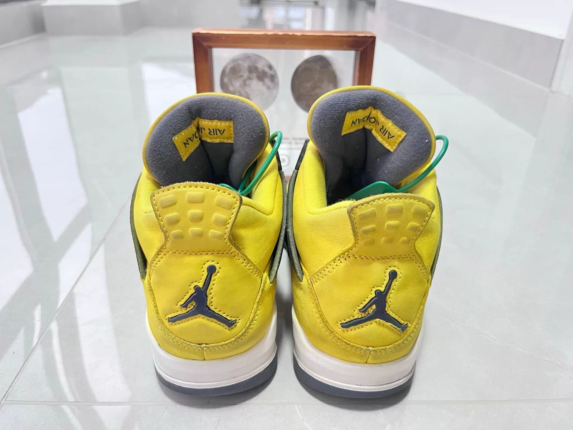 Nike Nike AJ4 Lowtop Sneakers 8 Men Size US 8 / EU 41 - 5 Thumbnail