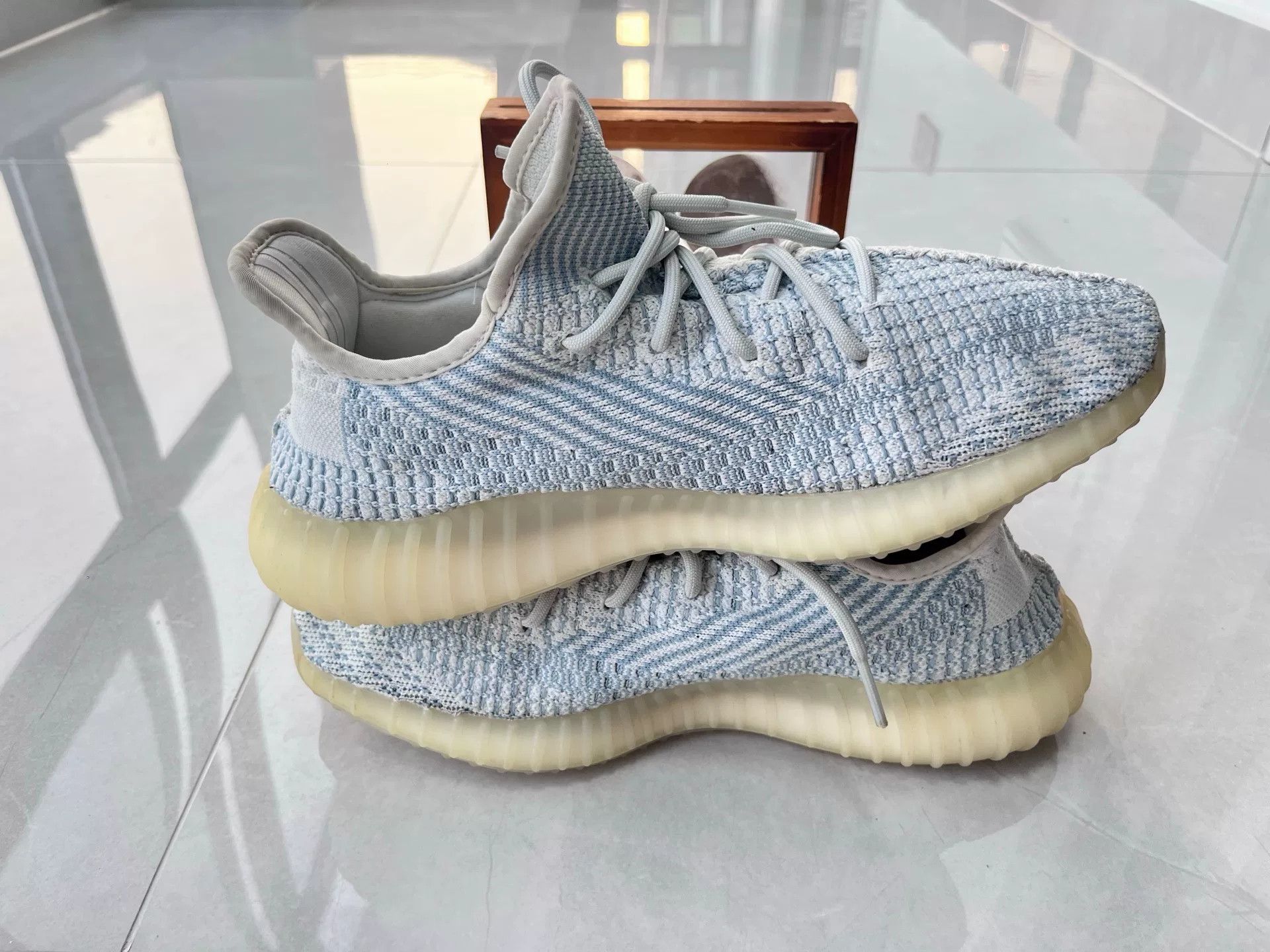 Adidas Adidas YEEZY350 Blue Lowtop Sneakers 11 Men Size US 11 / EU 44 - 3 Thumbnail