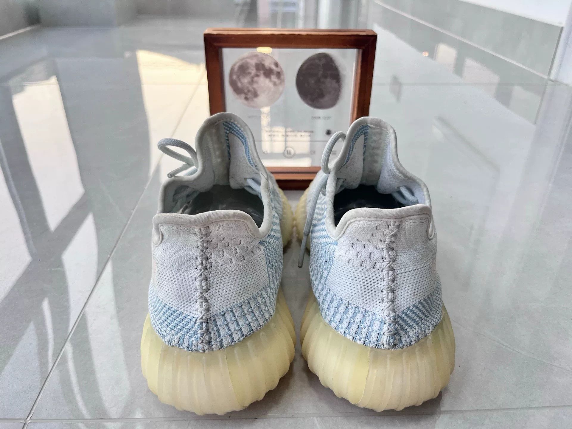 Adidas Adidas YEEZY350 Blue Lowtop Sneakers 11 Men Size US 11 / EU 44 - 5 Thumbnail