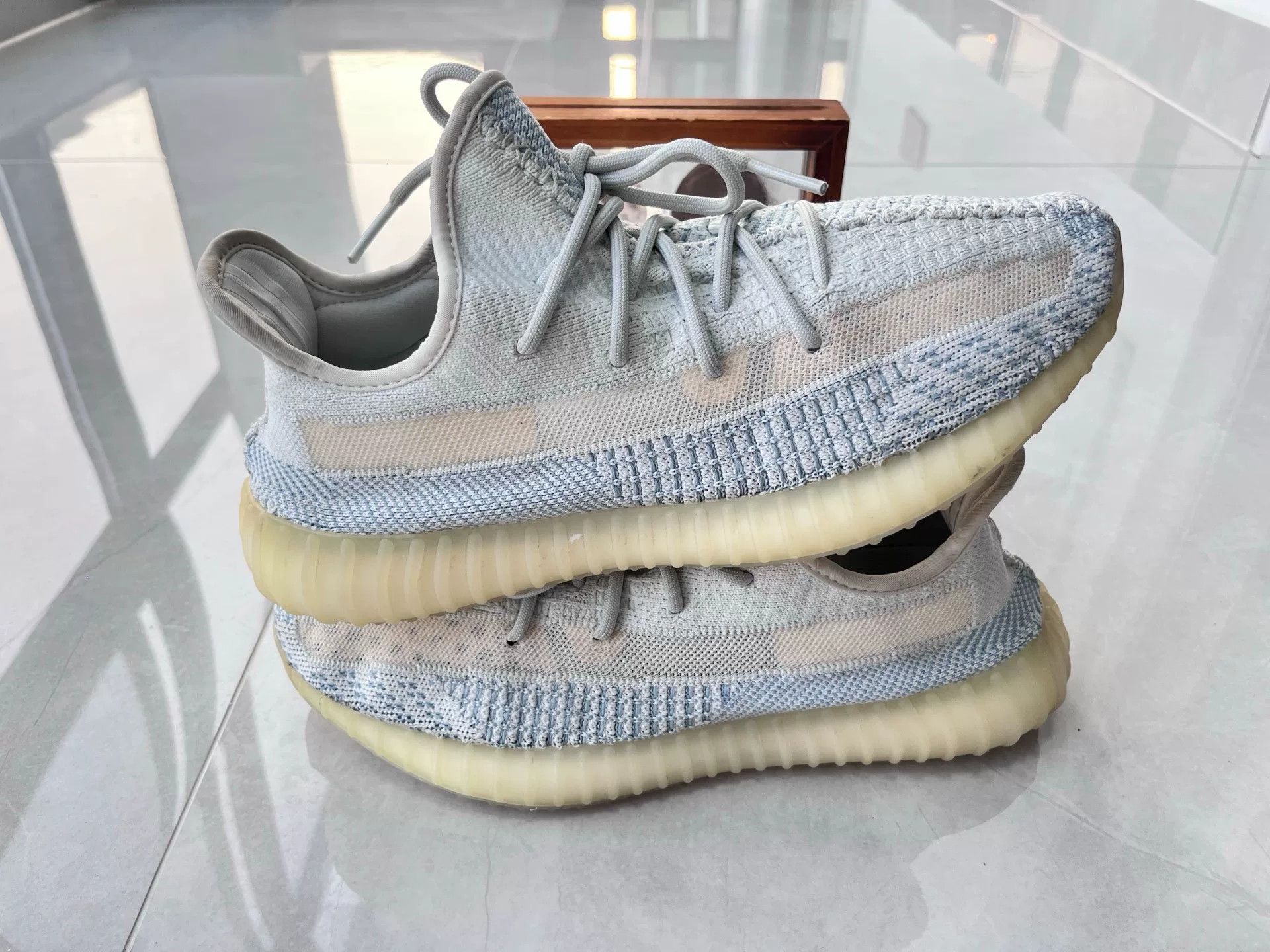 Adidas Adidas YEEZY350 Blue Lowtop Sneakers 11 Men Size US 11 / EU 44 - 2 Thumbnail
