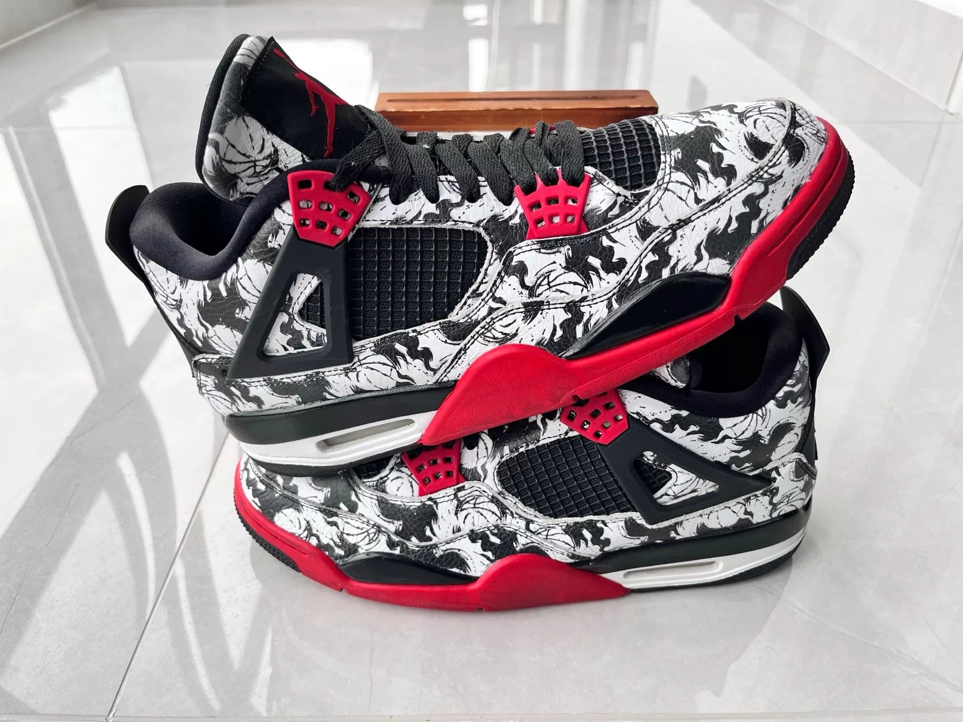 Nike Nike AJ4 Black Lowtop Sneakers 12 Men Size US 12 / EU 45 - 2 Thumbnail
