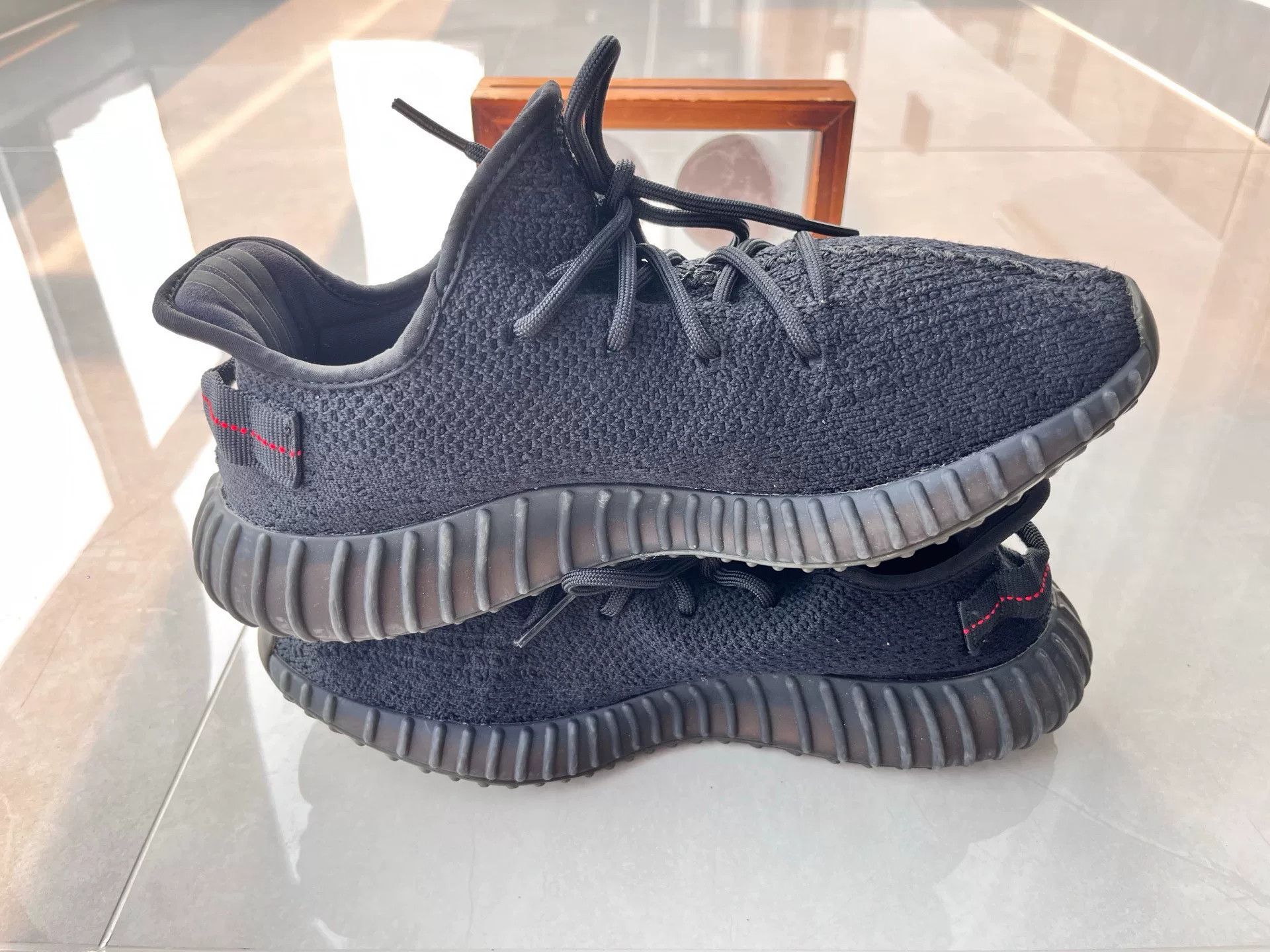 Adidas Adidas YEEZY350 Black Lowtop Sneakers 10 Men Size US 10 / EU 43 - 3 Thumbnail