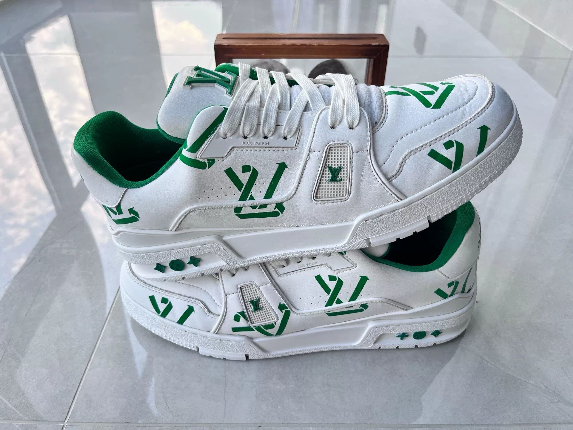 Louis Vuitton Louis Vuitton Training Green Lowtop Sneakers 10 Men Size US 10 / EU 43 - 2 Thumbnail