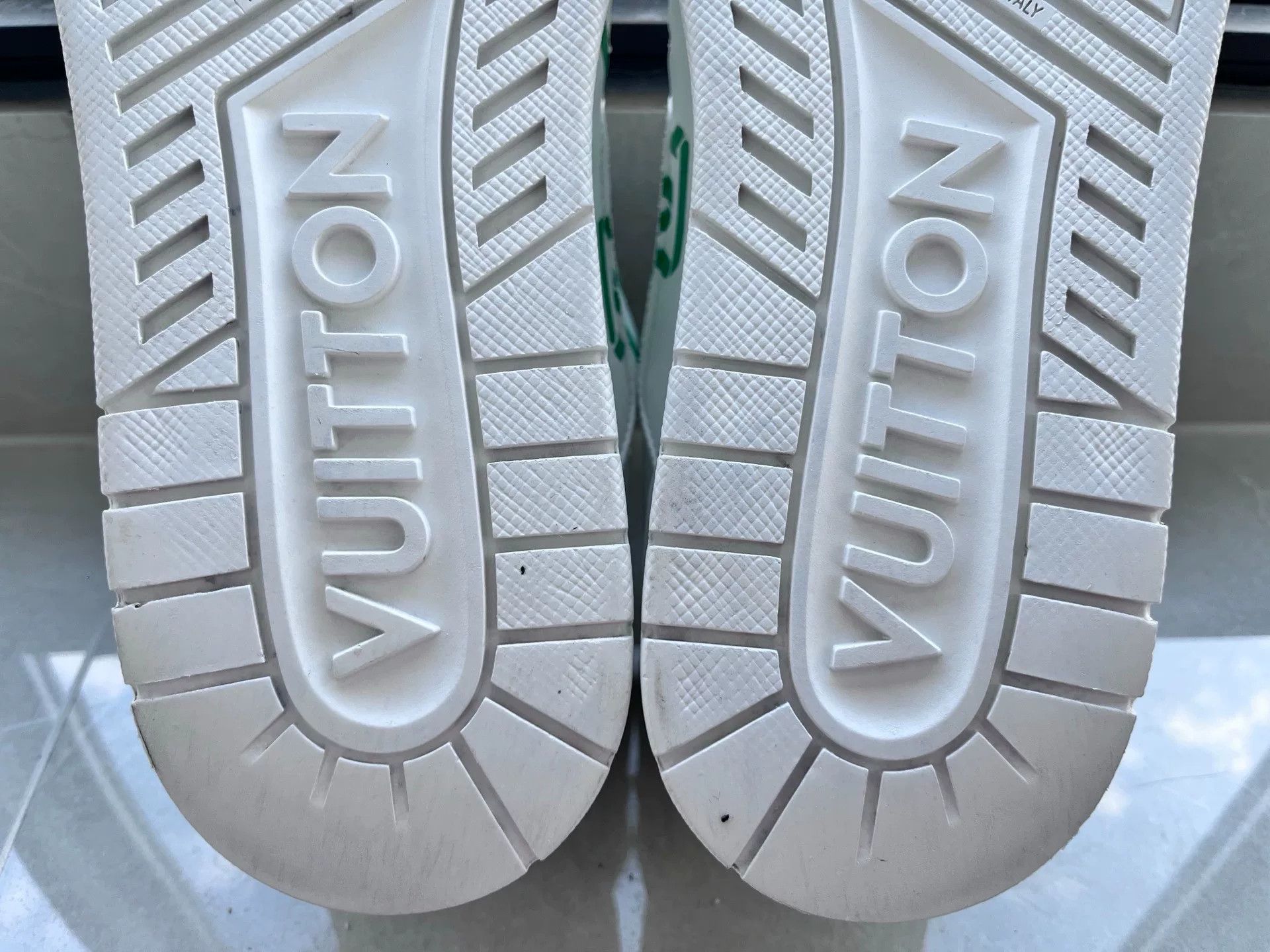 Louis Vuitton Louis Vuitton Training Green Lowtop Sneakers 10 Men Size US 10 / EU 43 - 8 Thumbnail
