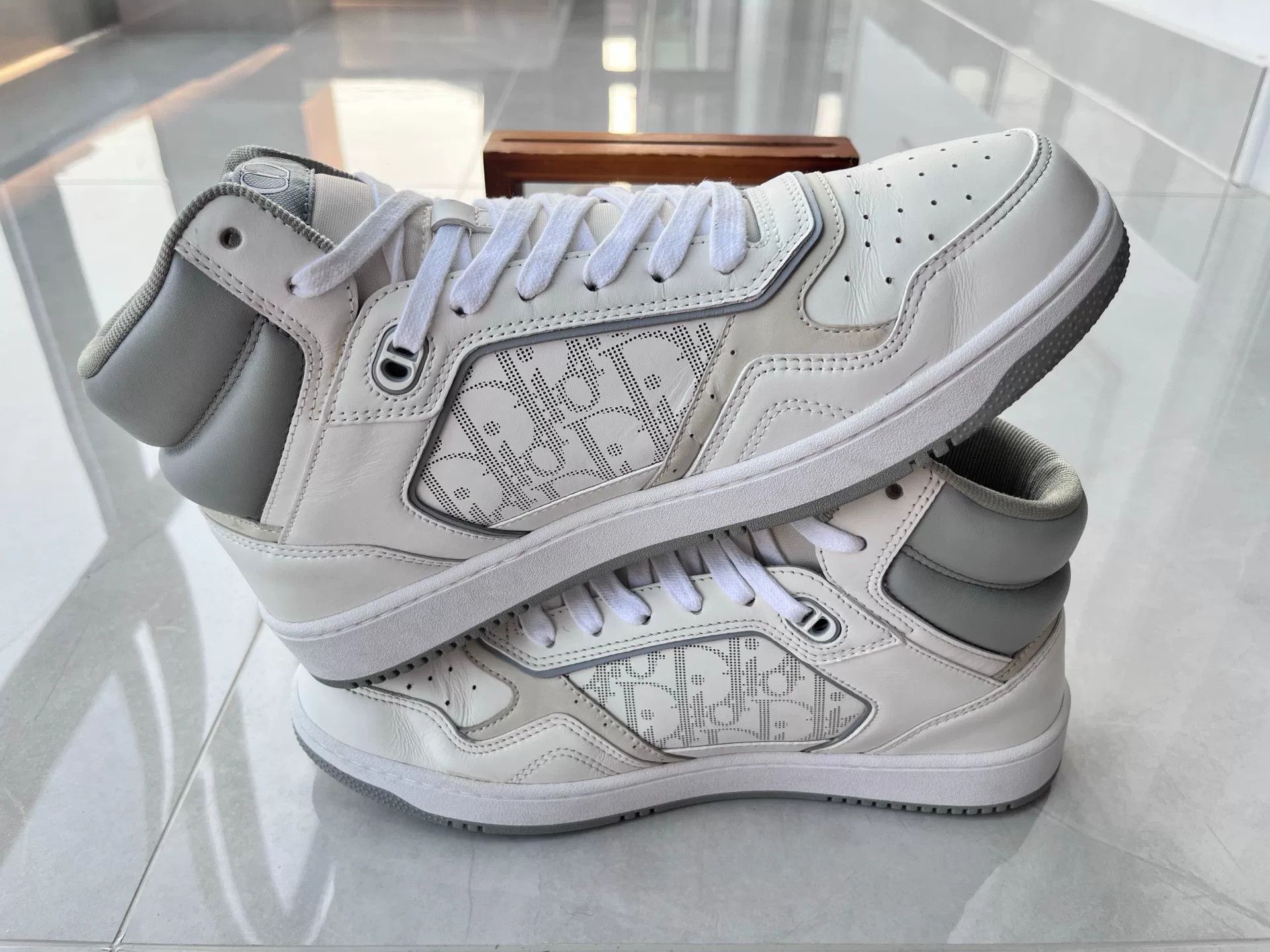 Dior Dior Retro White Hitop Sneakers 10 Men Size US 10 / EU 43 - 3 Thumbnail