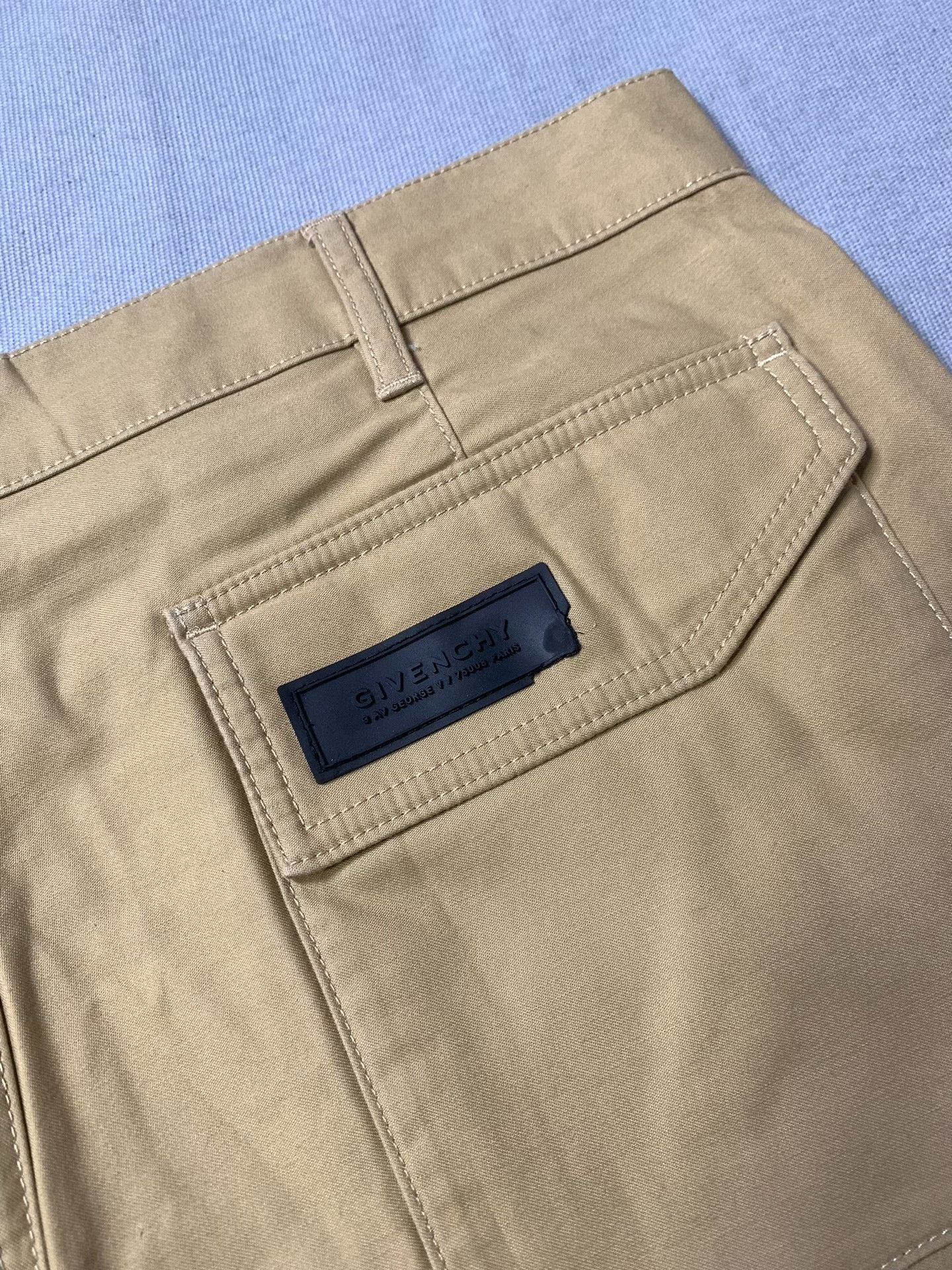 Givenchy Givenchy Khaki Cargo Shorts Size US 35 - 4 Thumbnail