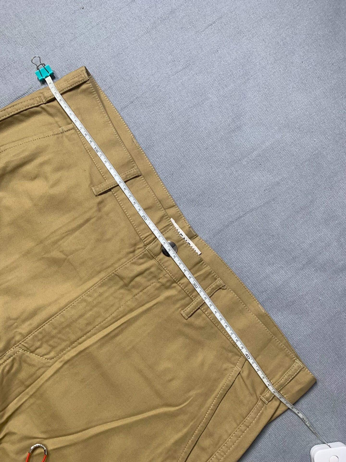 Givenchy Givenchy Khaki Cargo Shorts Size US 35 - 7 Thumbnail