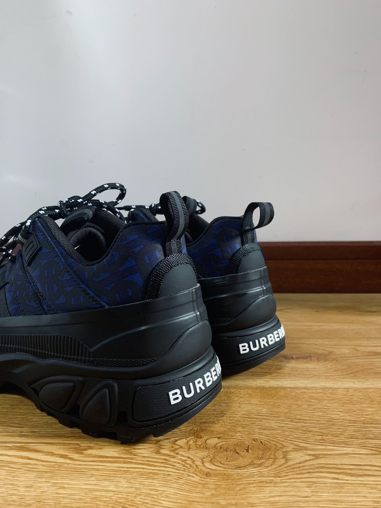 Burberry Burberry 23SS Chunky Platform Sneakers Size US 10 / EU 43 - 6 Thumbnail