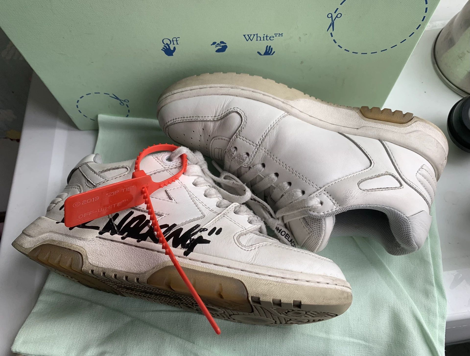 Off-White Off-White Out of Office Sneakers Size US 5 / IT 35 - 4 Thumbnail