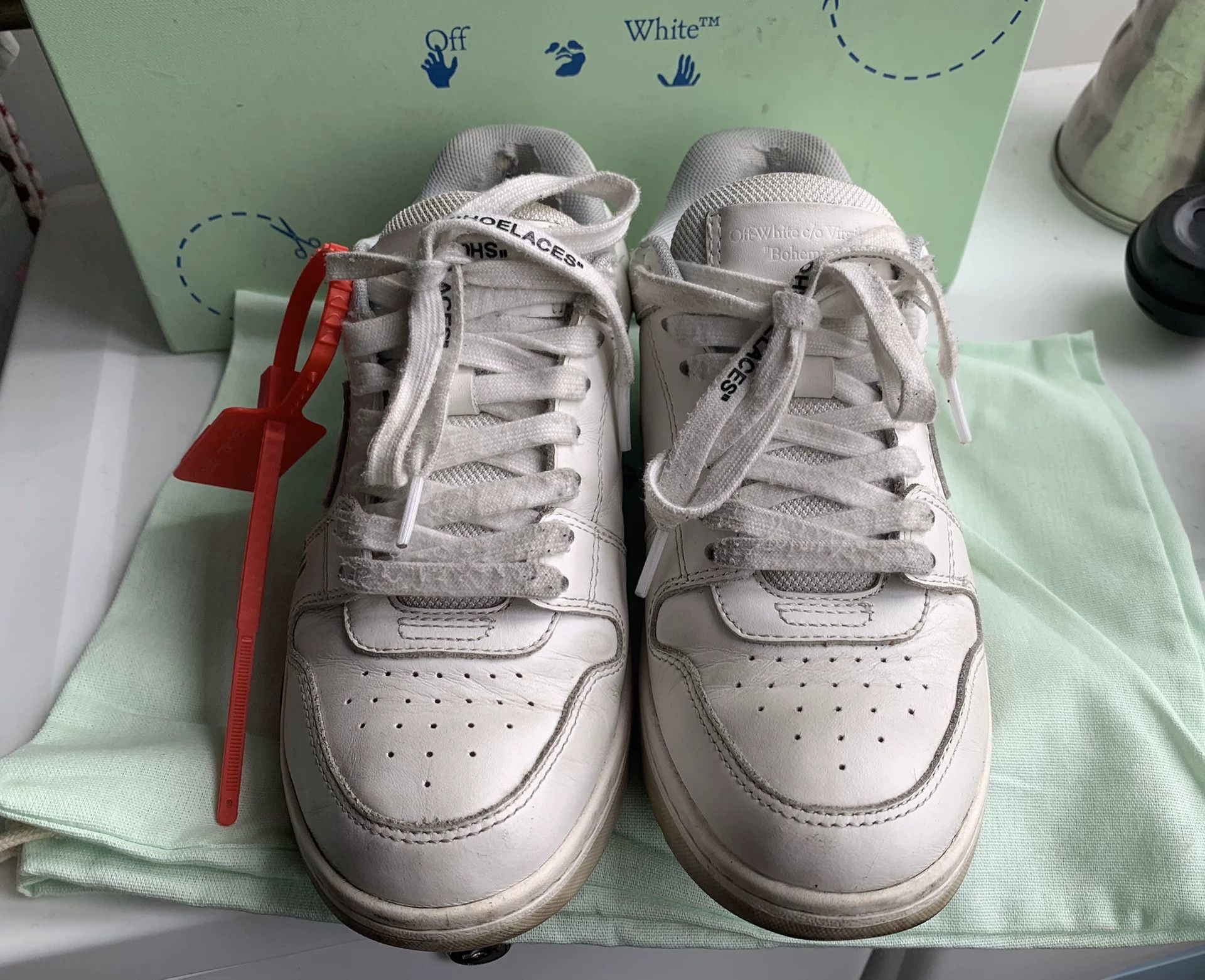 Off-White Off-White Out of Office Sneakers Size US 5 / IT 35 - 2 Thumbnail