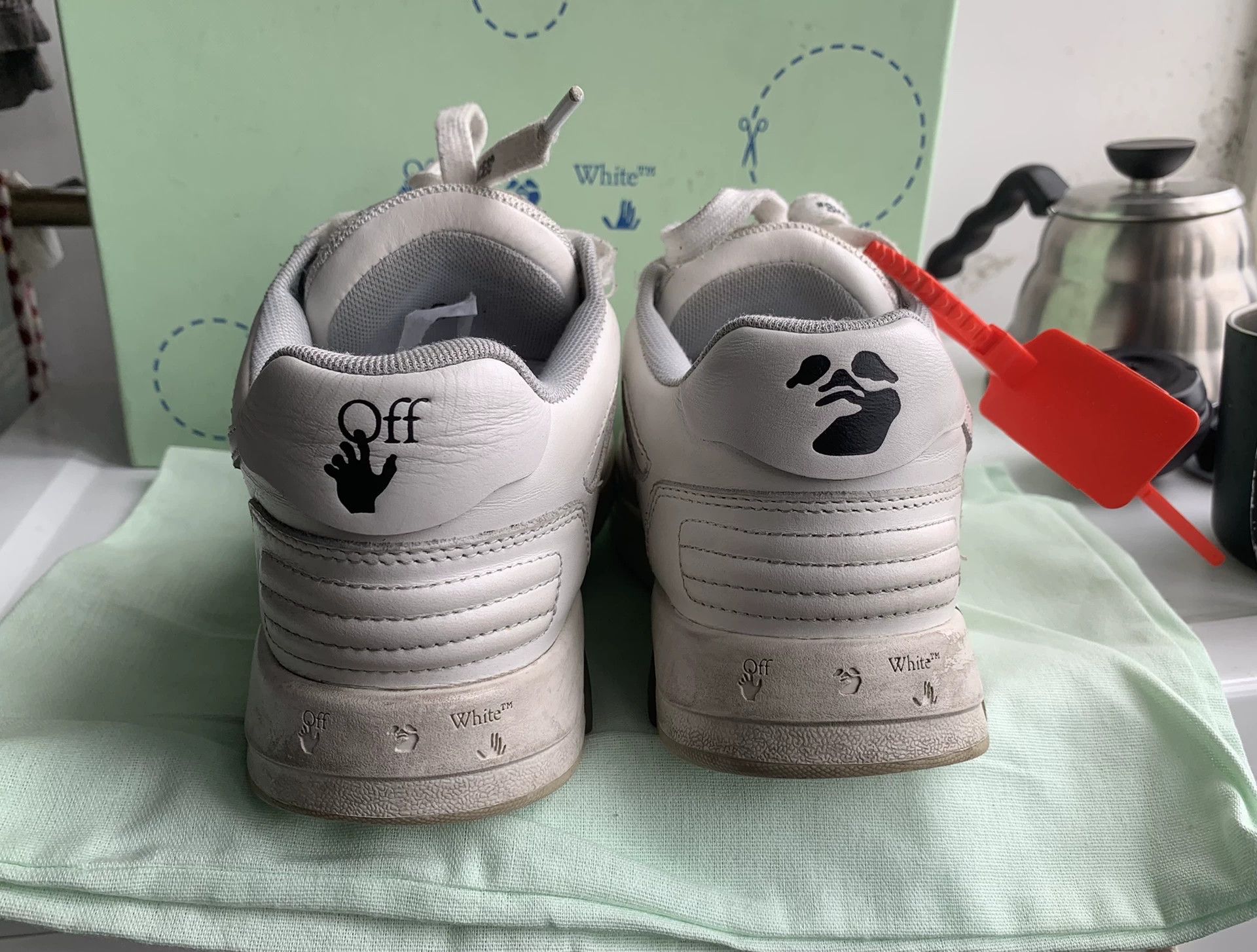 Off-White Off-White Out of Office Sneakers Size US 5 / IT 35 - 6 Thumbnail